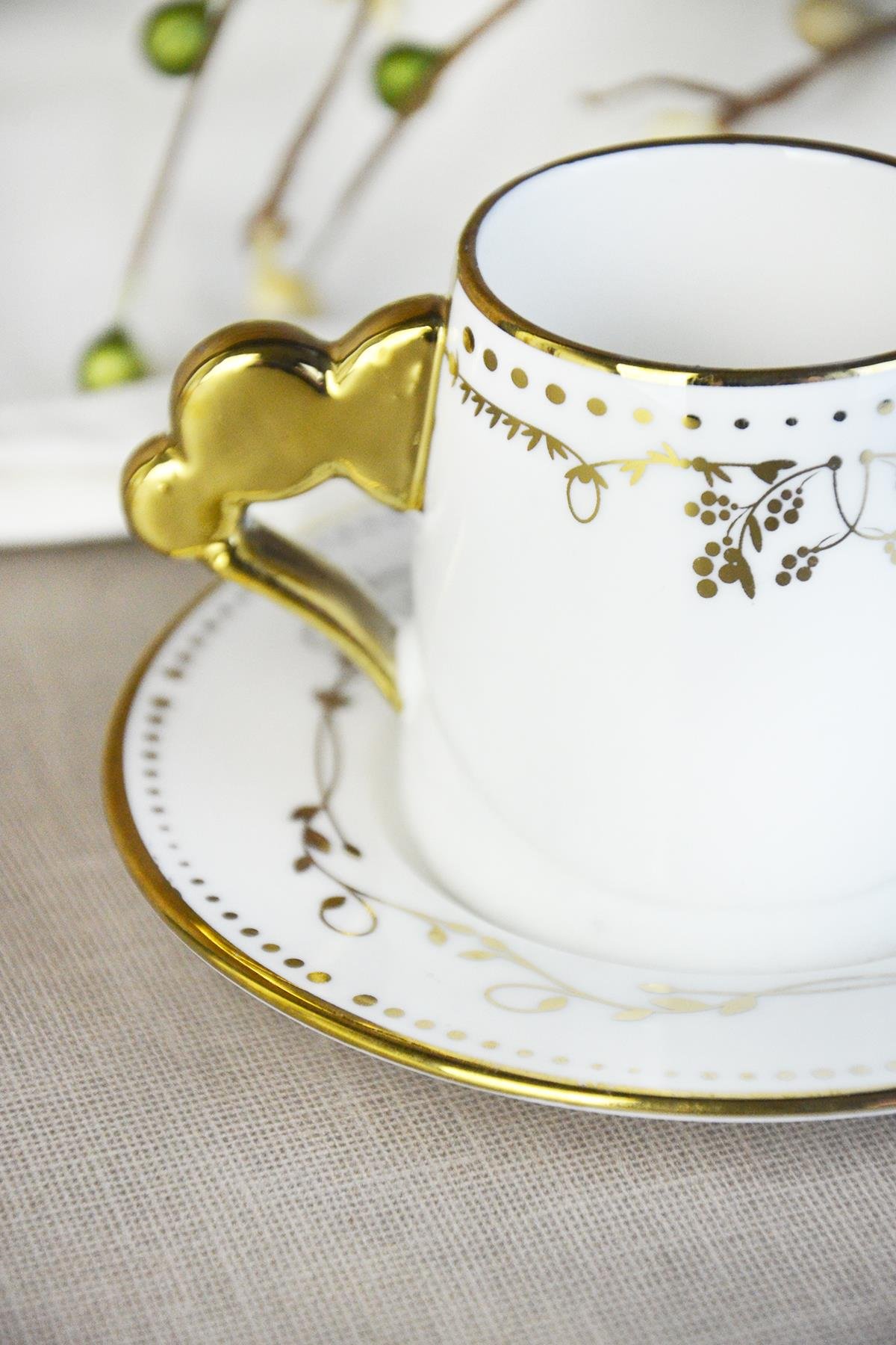 PAÇİ-GİSELLE BEYAZ YALDIZLI KAHVE FİNCANI