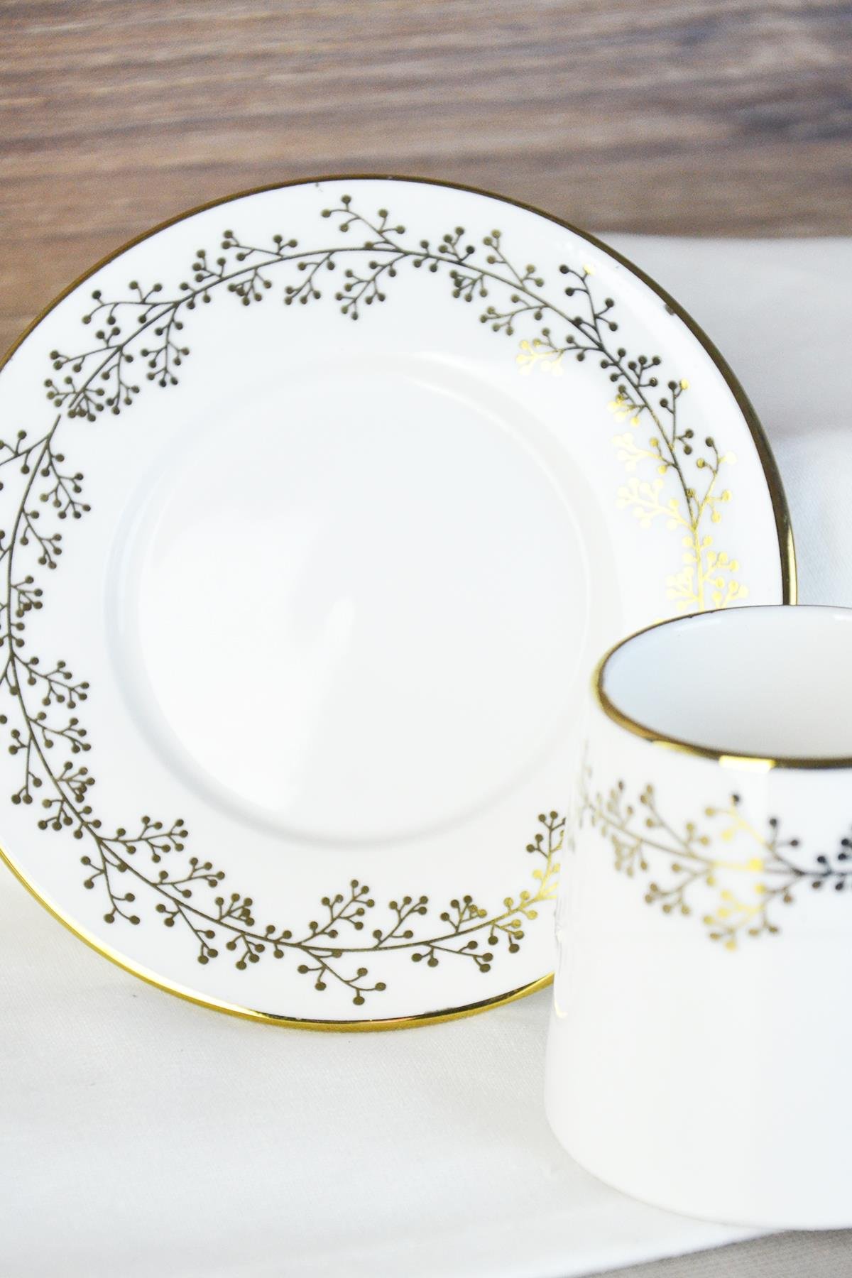 PAÇİ-GİSELLE BEYAZ YALDIZLI KAHVE FİNCANI