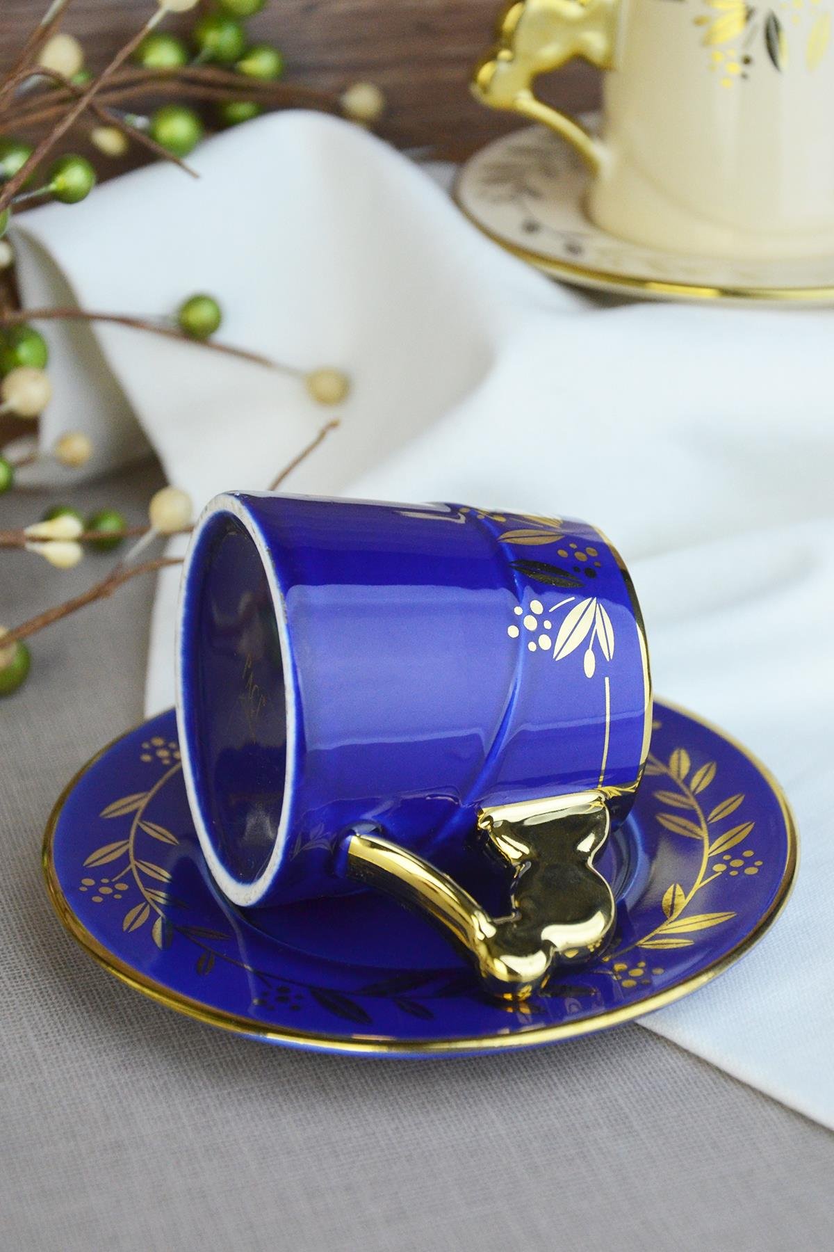 PAÇİ-GİSELLE RENKLİ YALDIZLI KAHVE FİNCANI