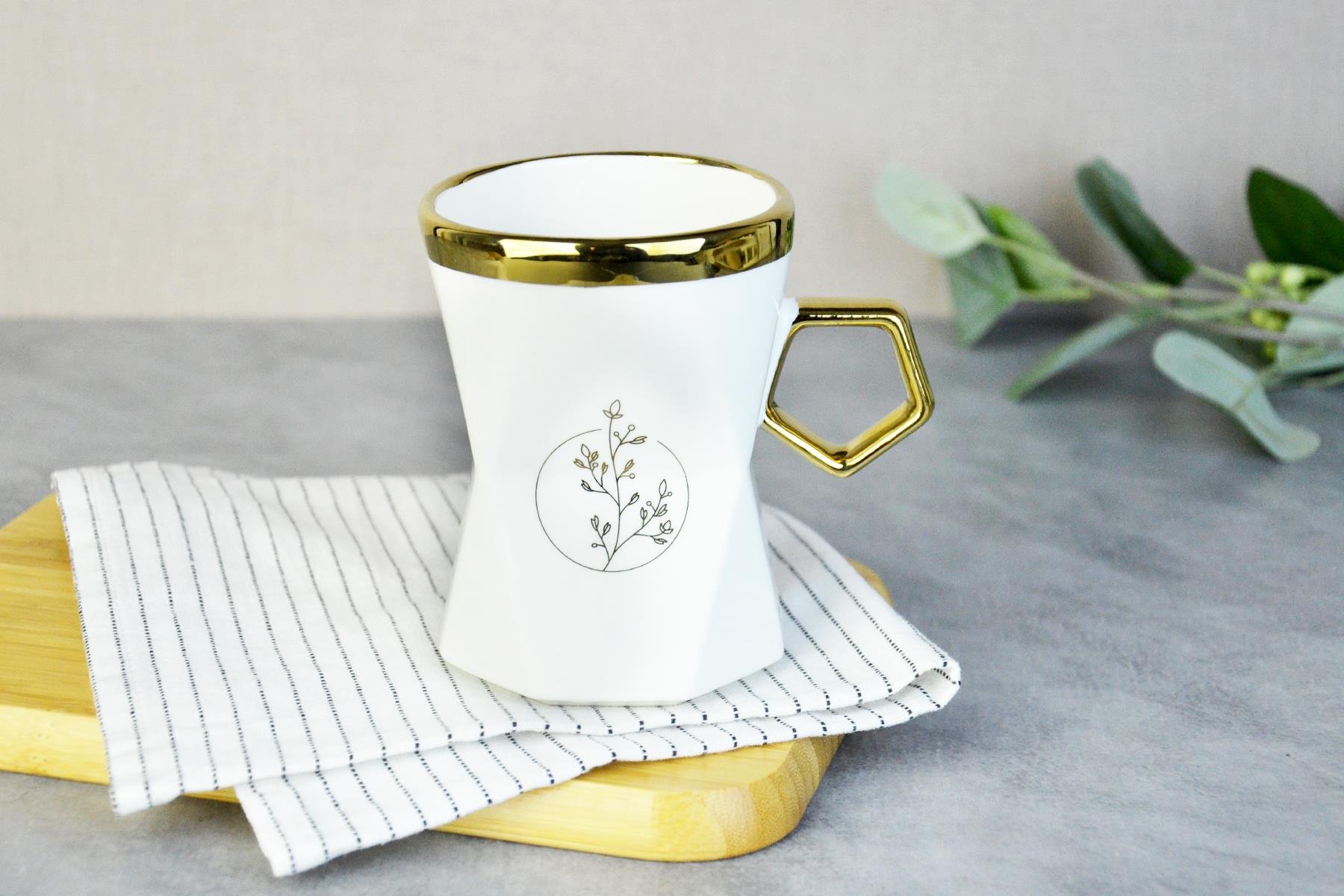 PAÇİ-MARTA YALDIZLI BEYAZ PORSELEN KUPA