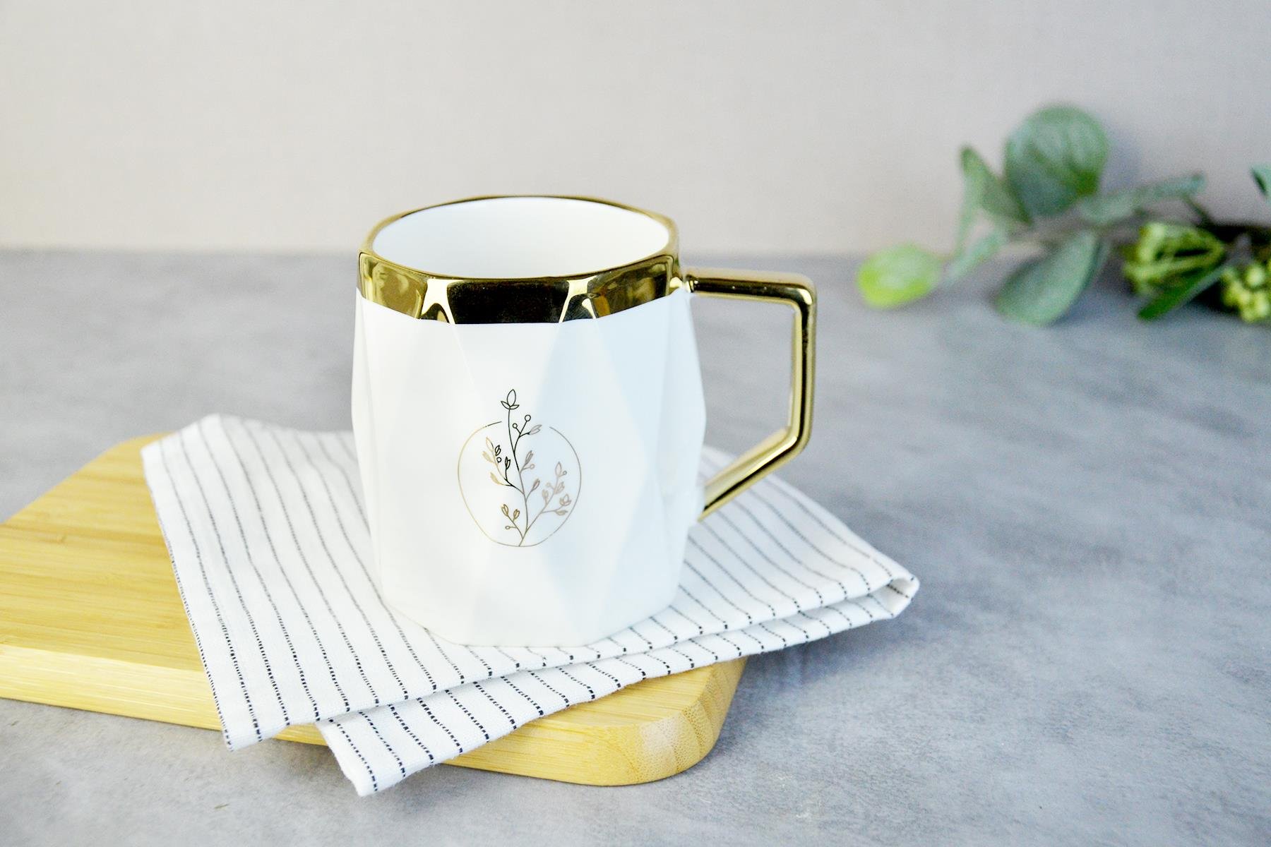 PAÇİ-NADİA YALDIZLI BEYAZ PORSELEN KUPA