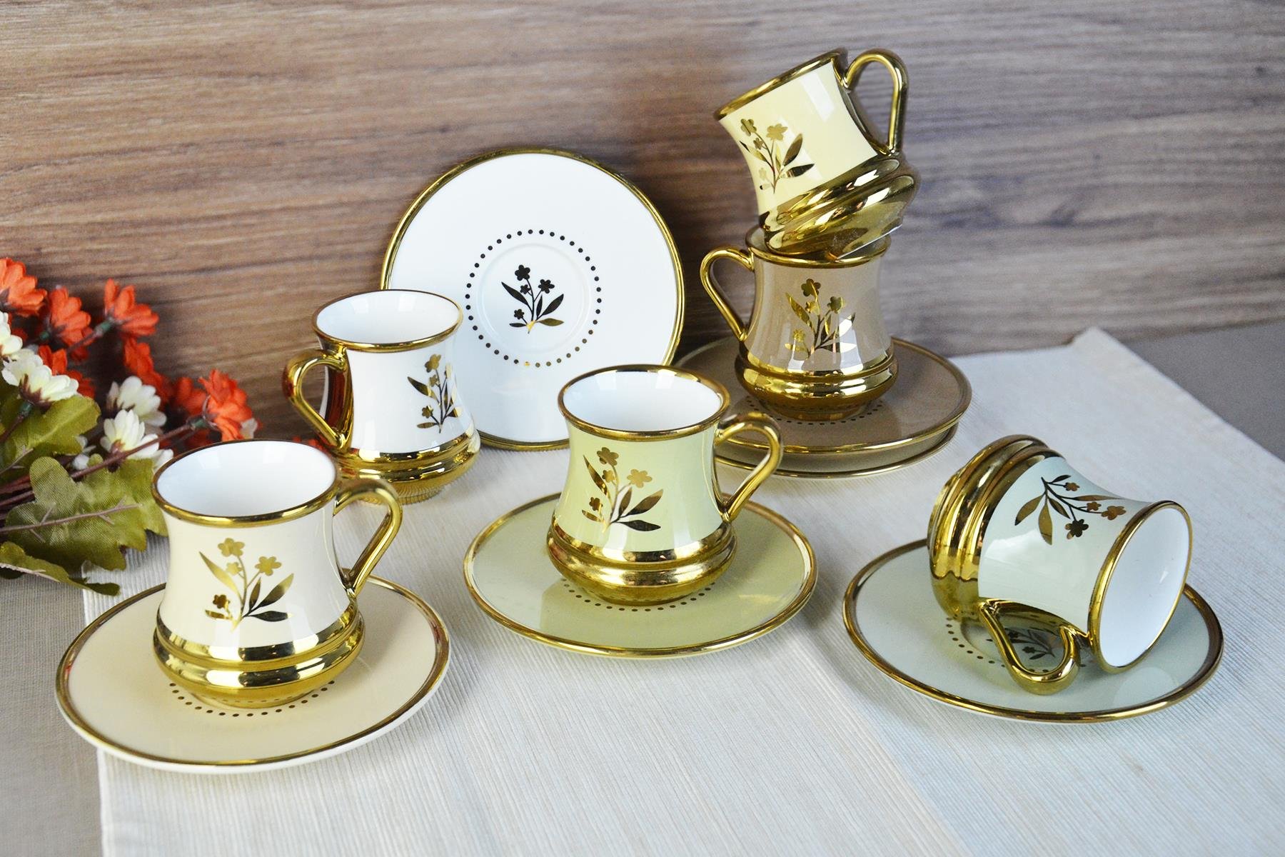 PAÇİ-REGİNA RENKLİ YALDIZLI ÇİÇEKLİ KAHVE FİNCANI