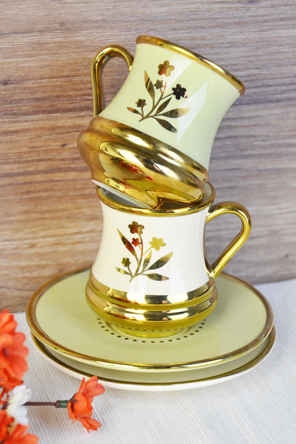 PAÇİ-REGİNA RENKLİ YALDIZLI ÇİÇEKLİ KAHVE FİNCANI