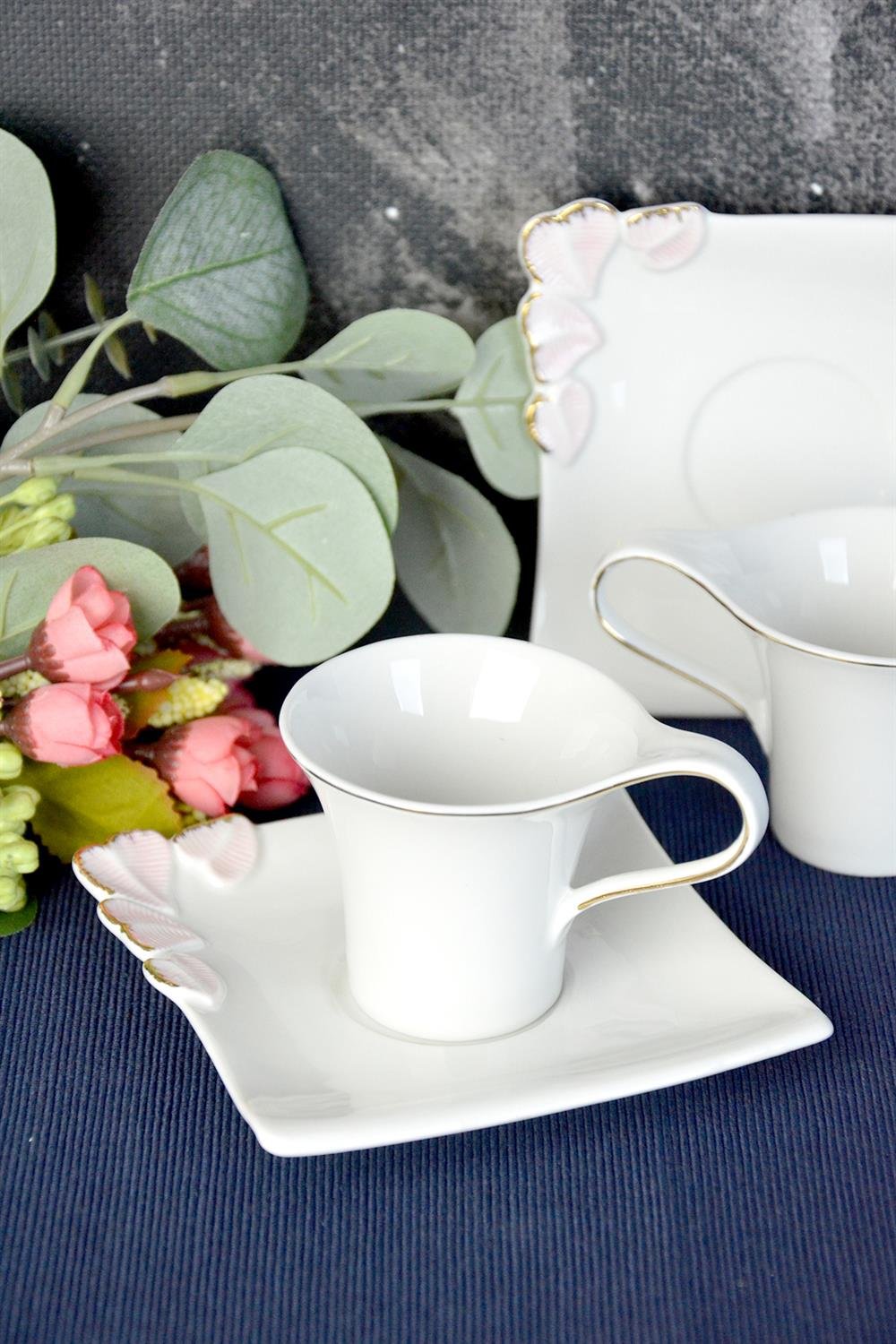 PAÇİ-RENKLİ FİGÜRLÜ KAHVE FİNCANI