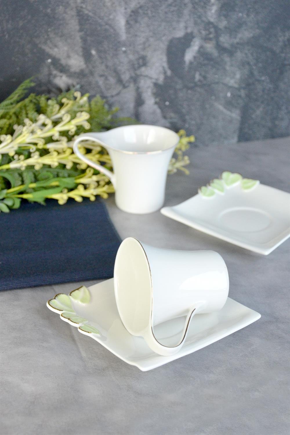 PAÇİ-RENKLİ FİGÜRLÜ NESCAFE FİNCANI