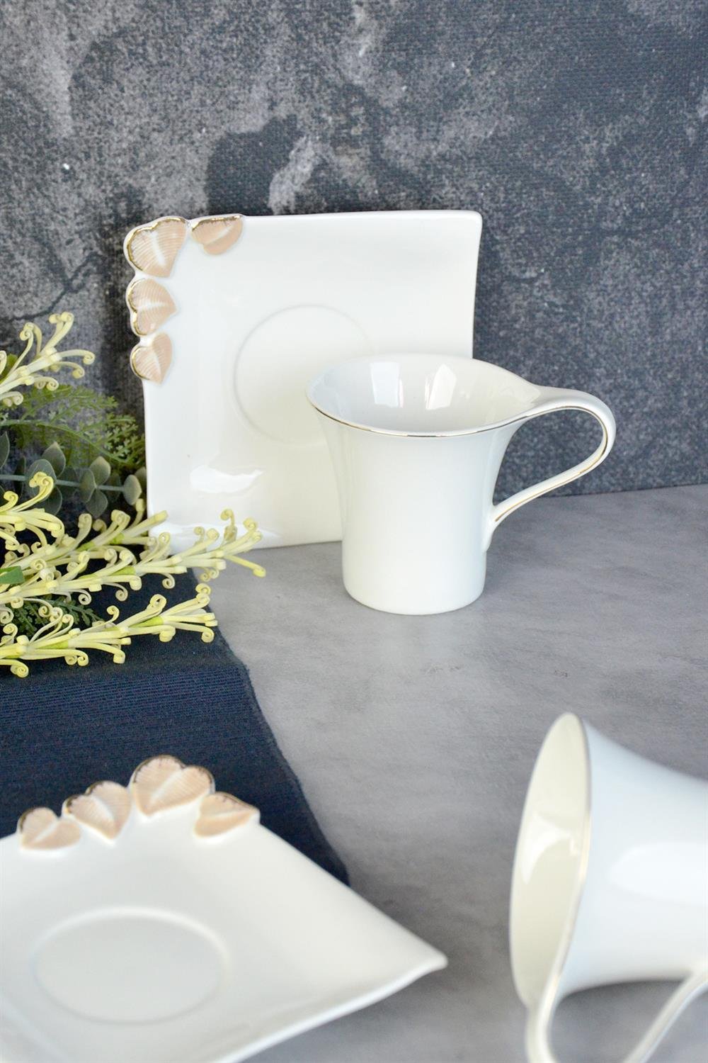 PAÇİ-RENKLİ FİGÜRLÜ NESCAFE FİNCANI