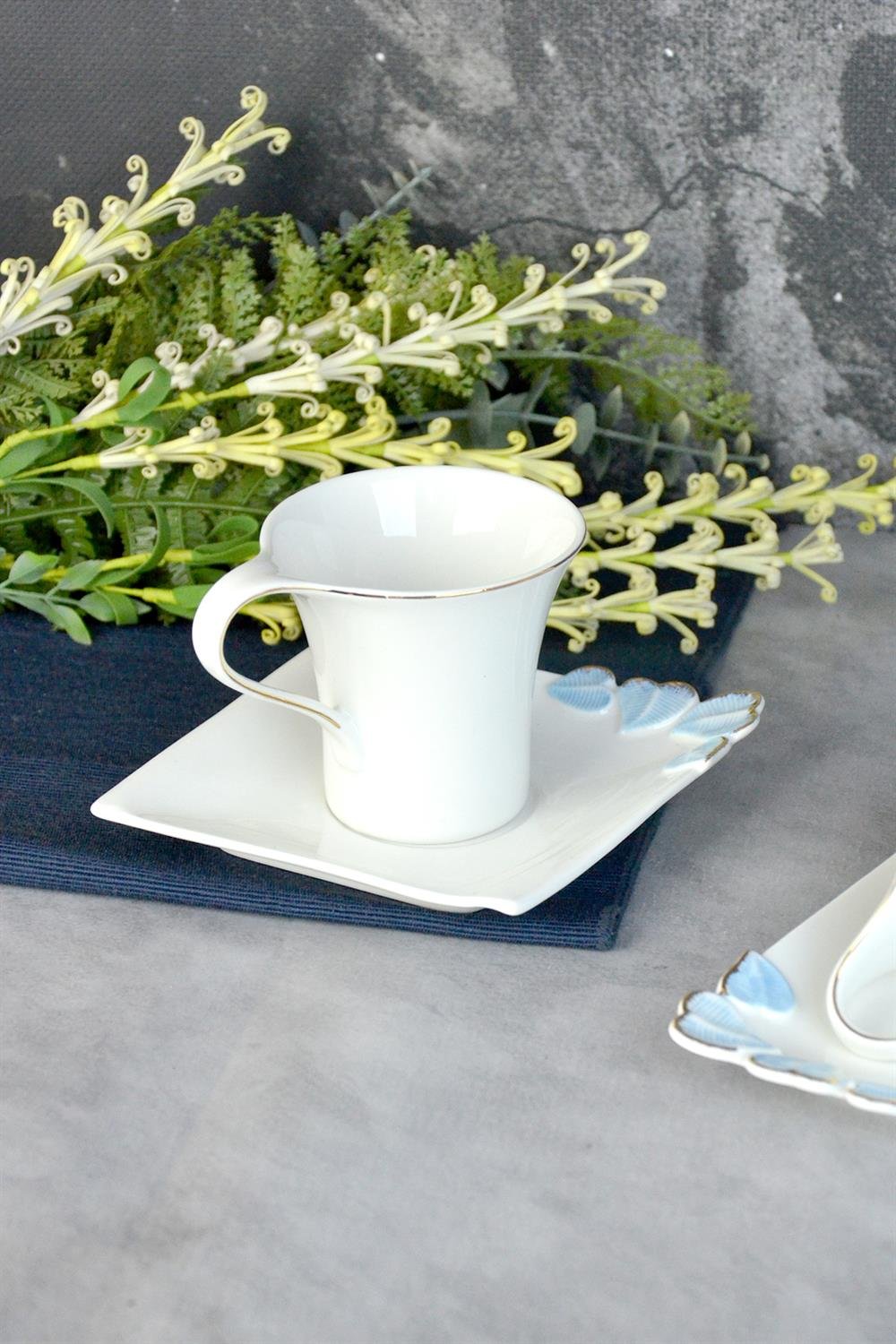 PAÇİ-RENKLİ FİGÜRLÜ NESCAFE FİNCANI