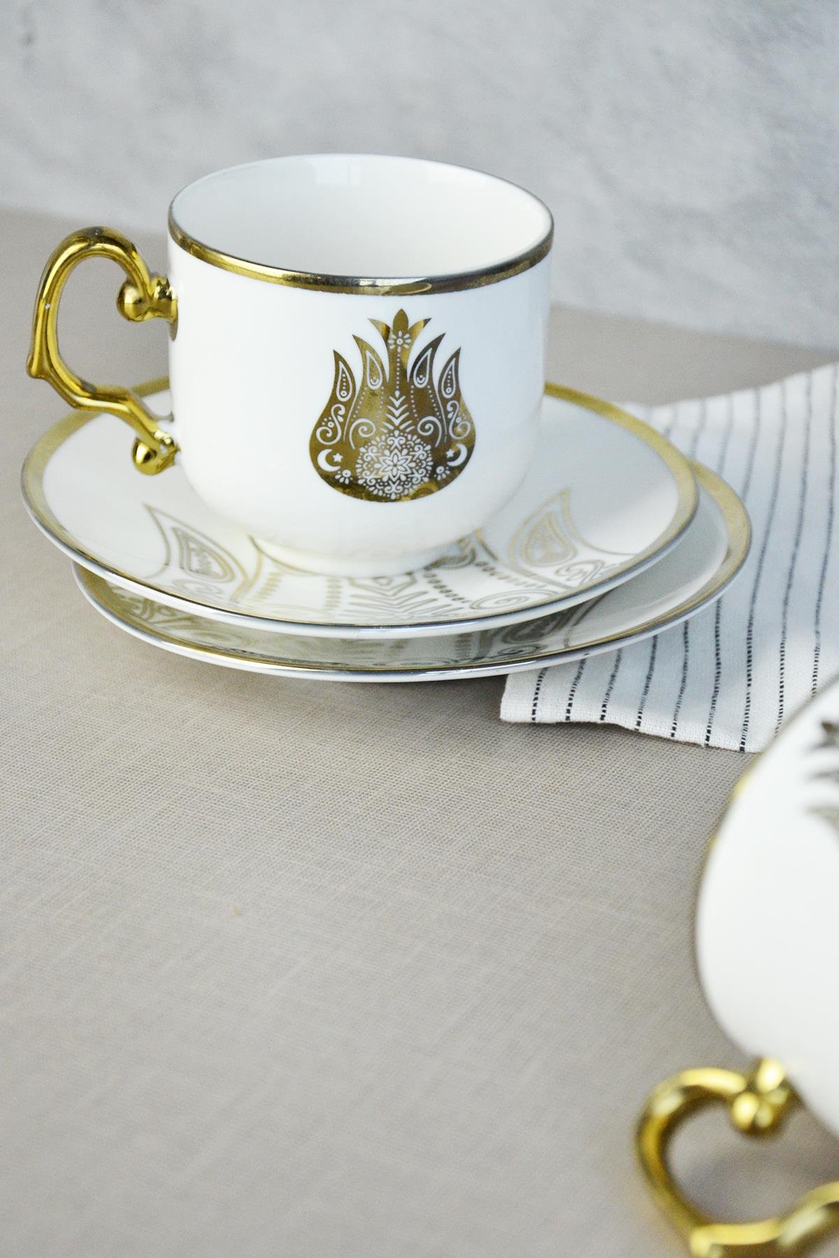 PAÇİ-YALDIZLI NESCAFE FİNCANI