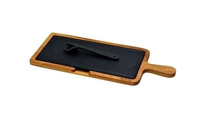 Lava Döküm   Ahşap ve Döküm Demir Hot Plate Servis Tahtası. Ölçü 17x37cm. (Ahşap ve döküm plaka arasında 5 adet silikon seperatö