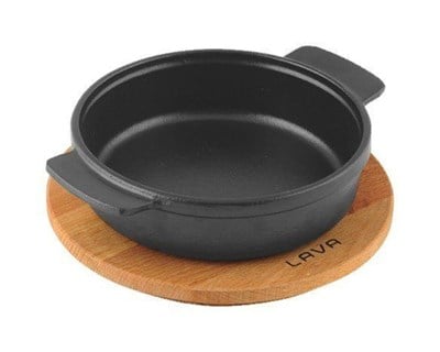 Lava Döküm   Güveç kabı ve ahşap altlık. Çap14cm.