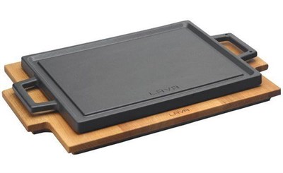 Lava Döküm  Dikdörtgen Hot Plate, ahşap altlıklı. Ölçü 22x30cm.