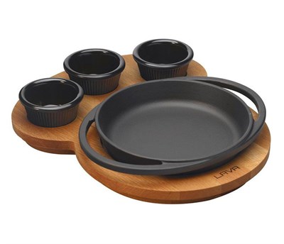 Lava Döküm  Yuvarlak Kulplu Tava ve Ahşap Altlıklı. Çap16cm. (Bu ürüne sos kapları dahil değildir)