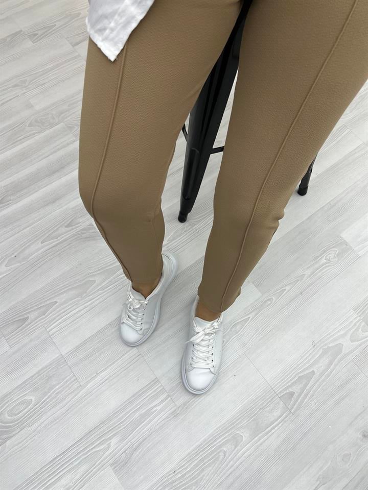 Beli Lastikli Önden Çimalı Düğmeli Pantolon Bej
