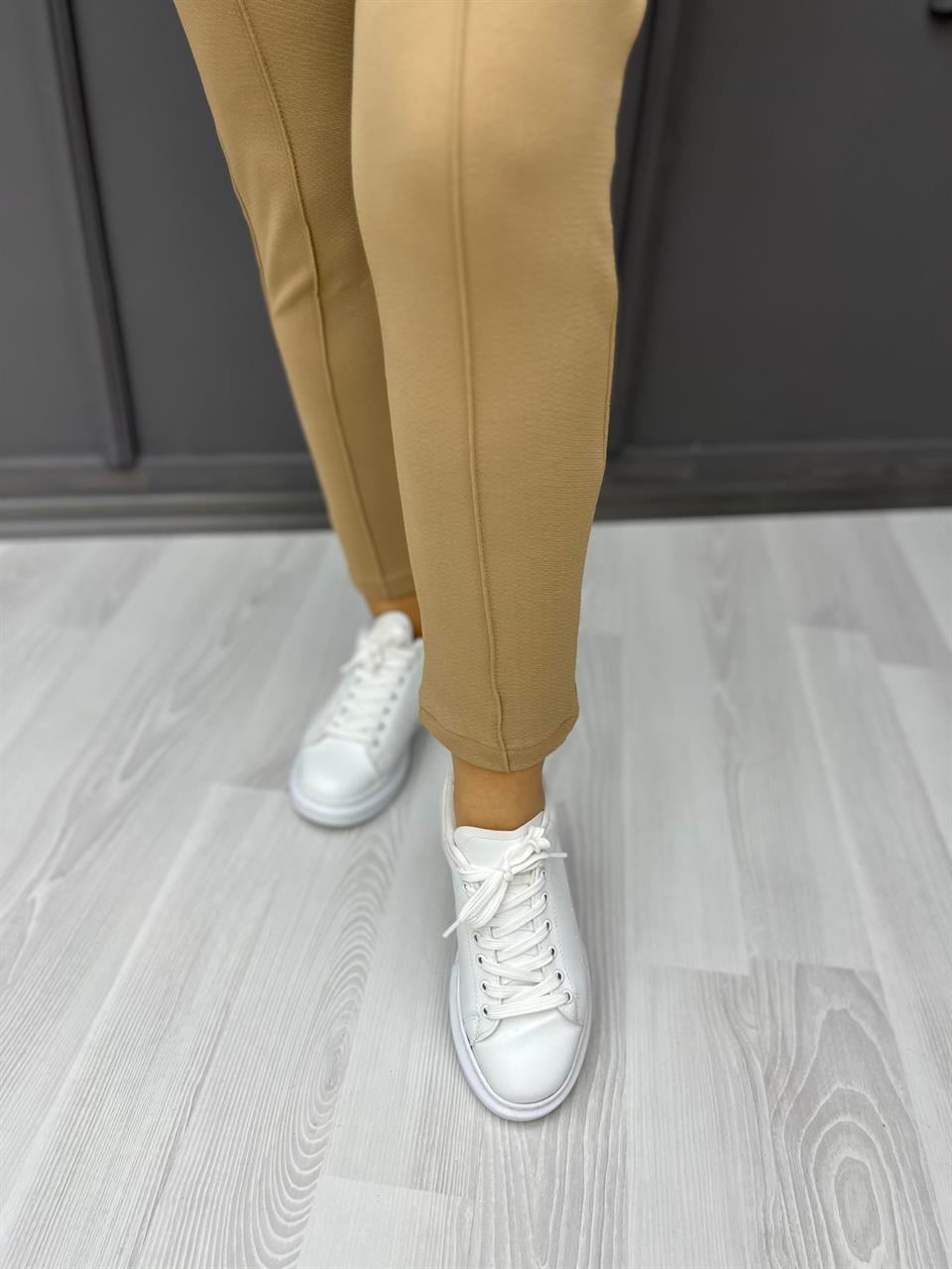 Beli Lastikli Önden Çimalı Düğmeli Pantolon Bej