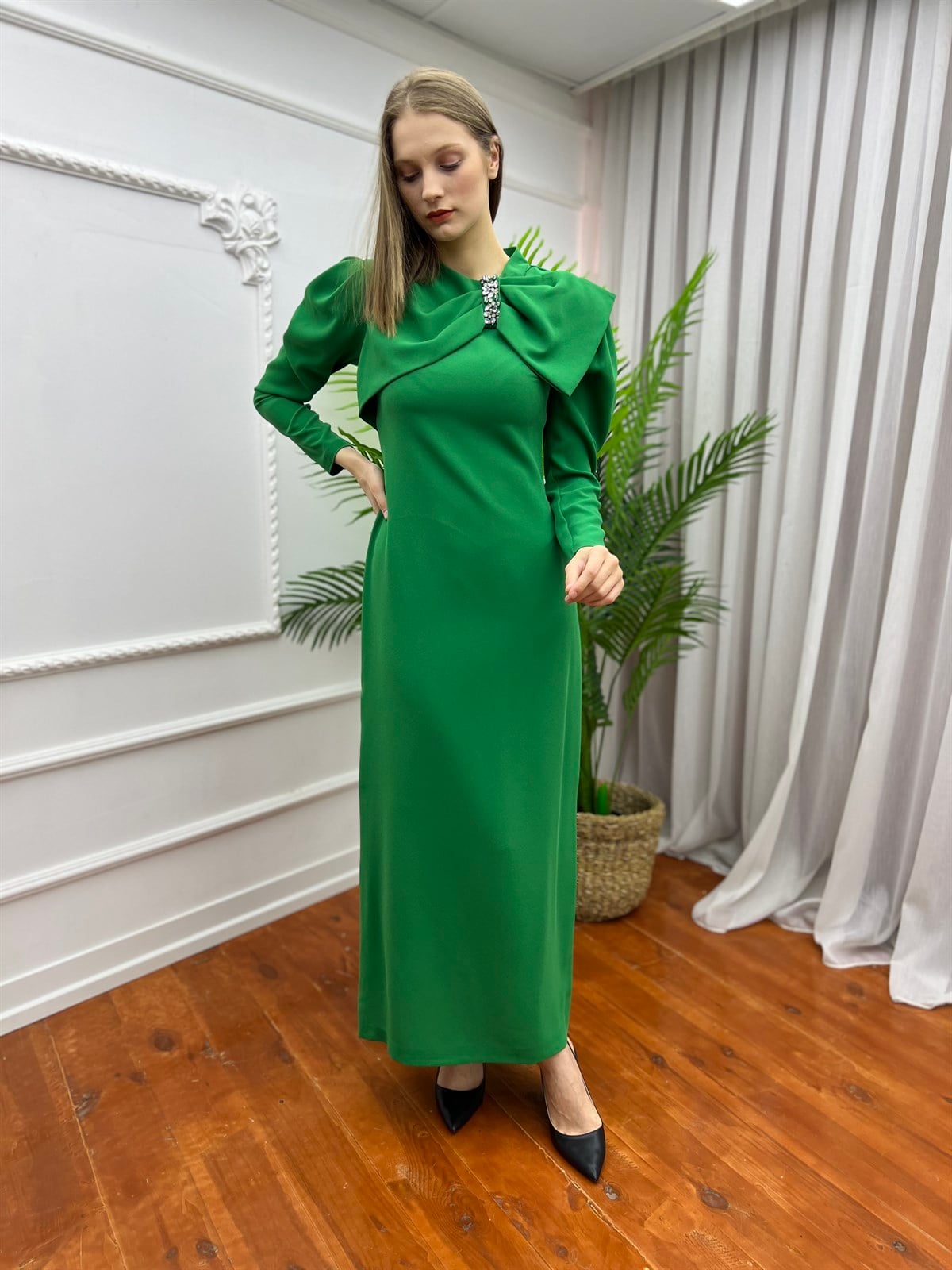 Broşlu Elbise Yeşil
