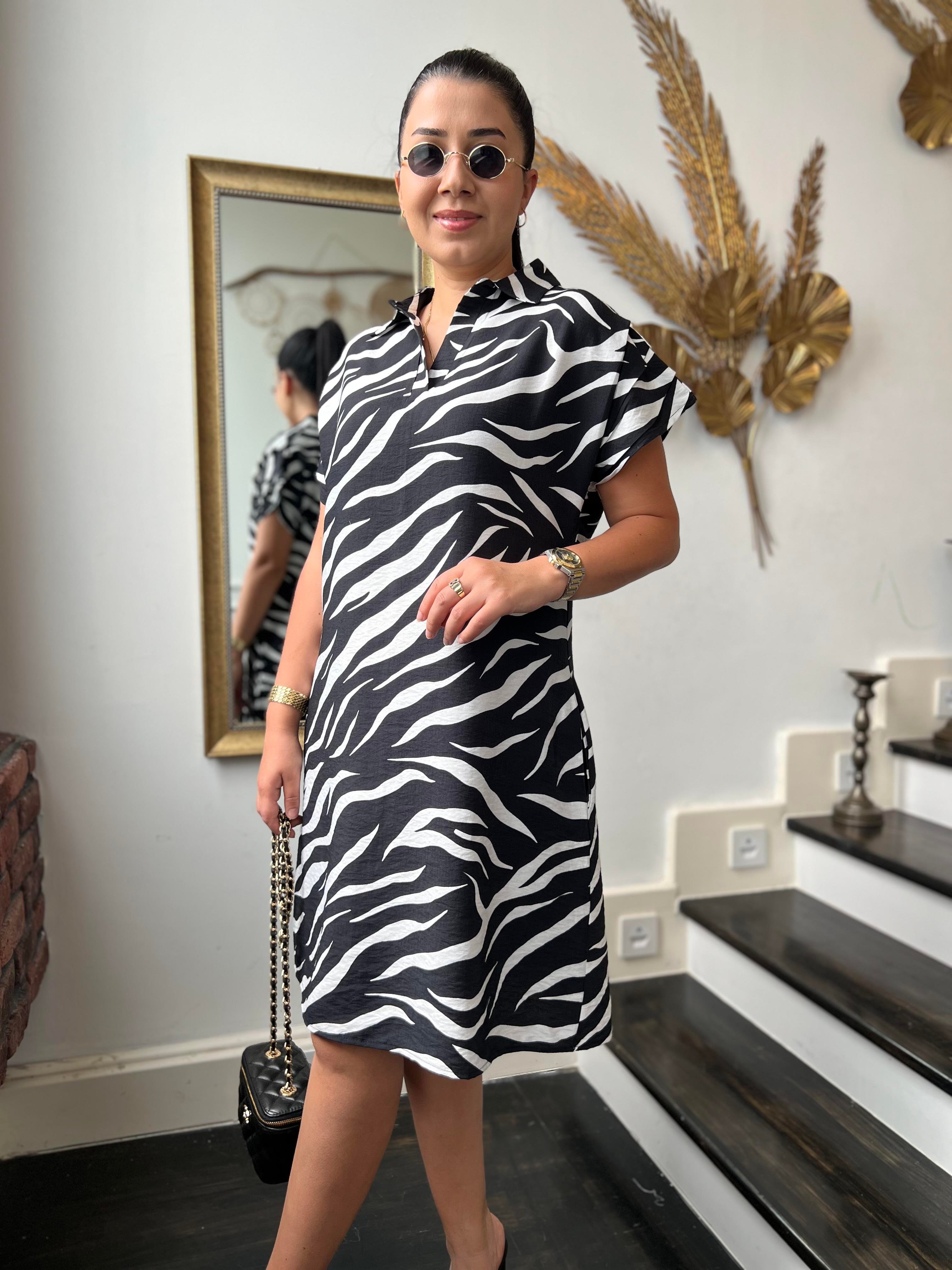 Desenli Polo Yaka Elbise Zebra Desen