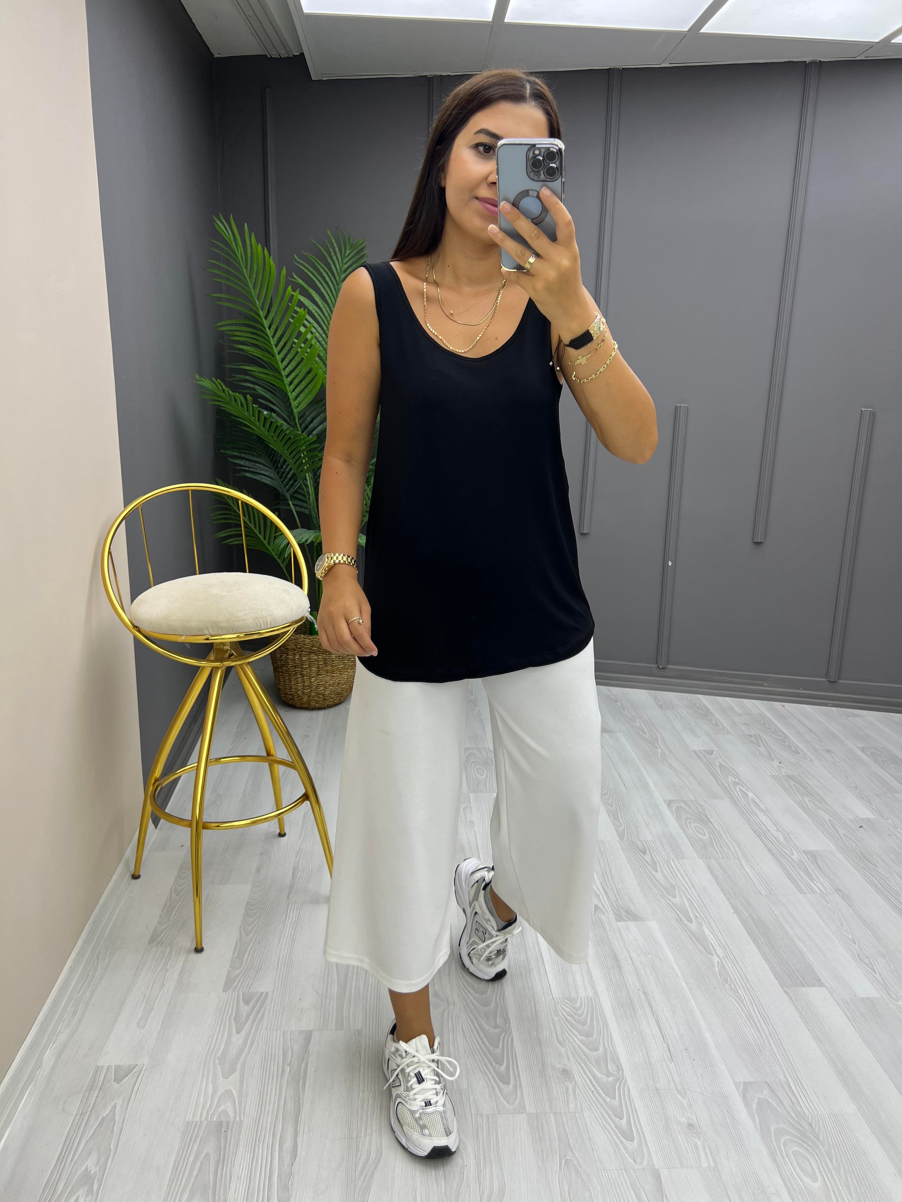 Düz Renk U Yaka Basic Siyah