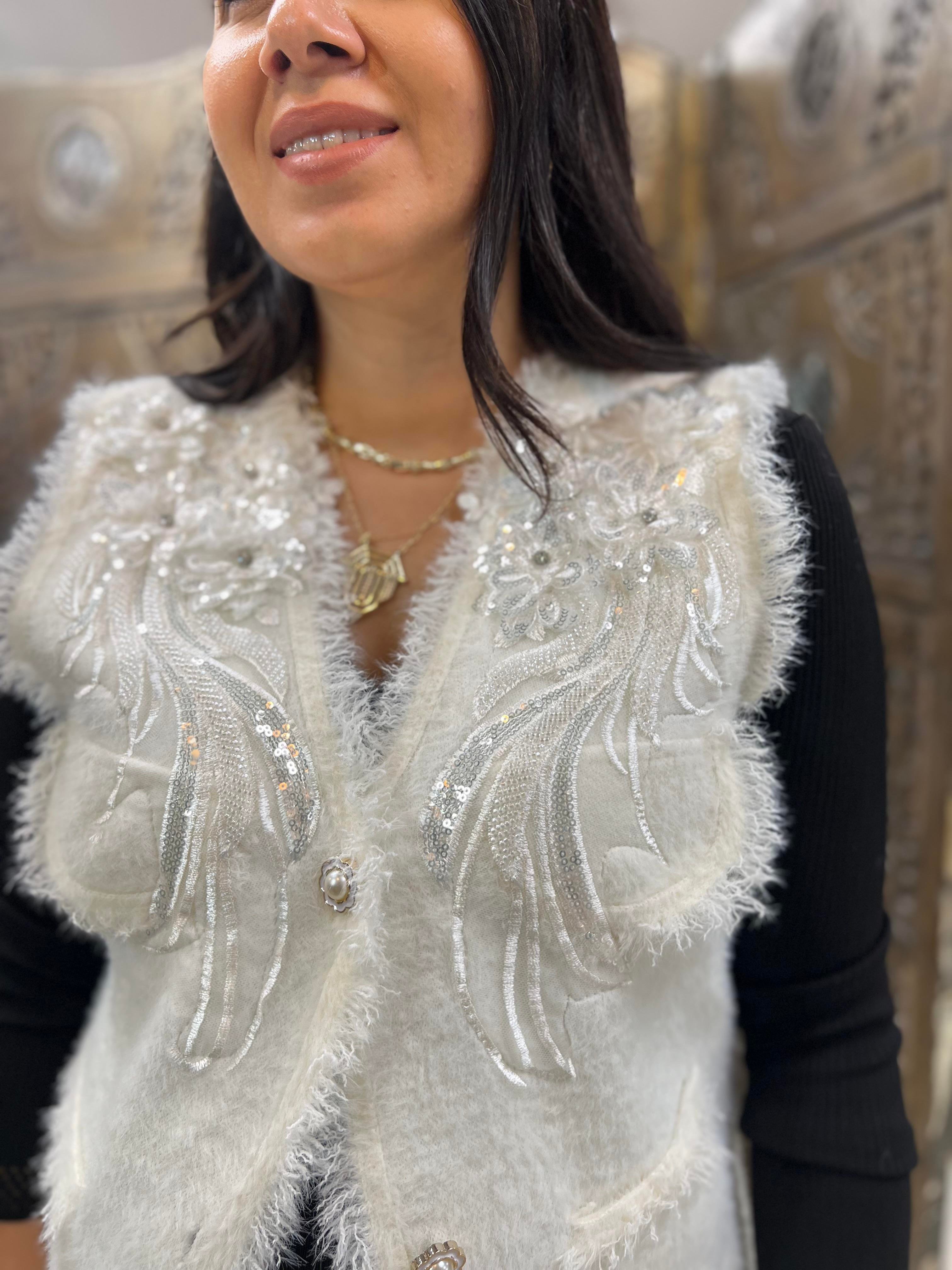 İthal Angora İşlemeli Yelek Ekru