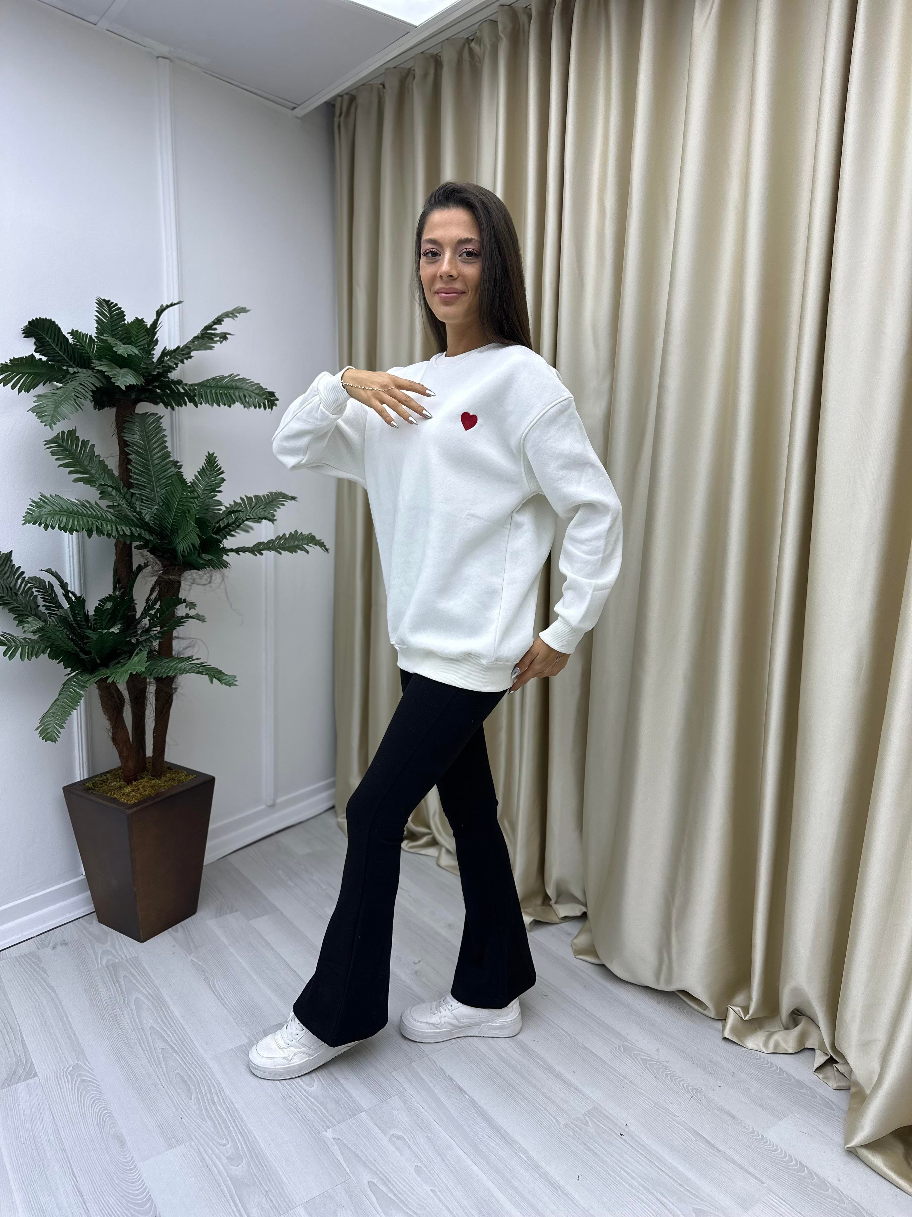 Kalp Detaylı Sweat Ekru