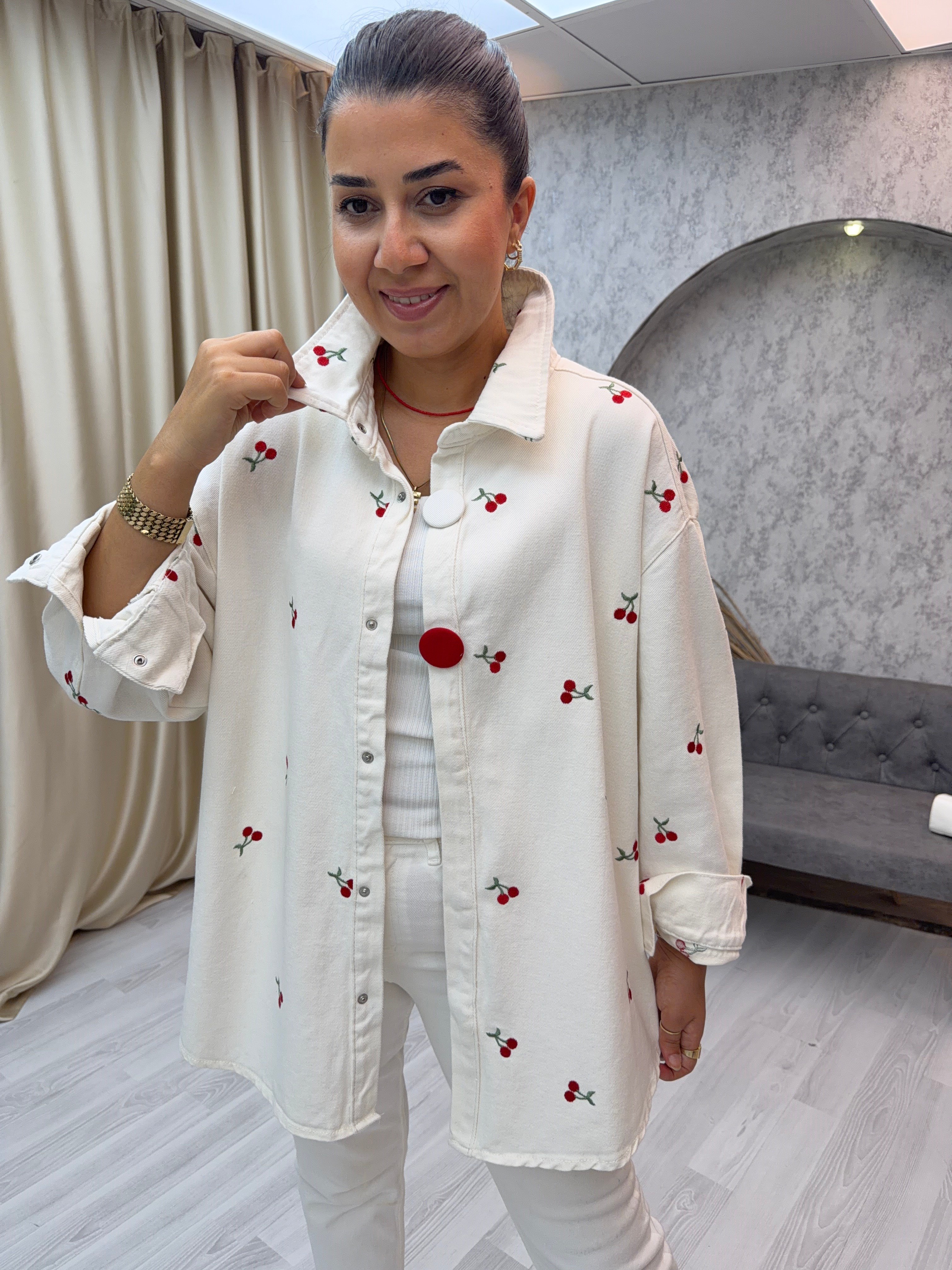 Kiraz Nakışlı Jean Ceket Ekru