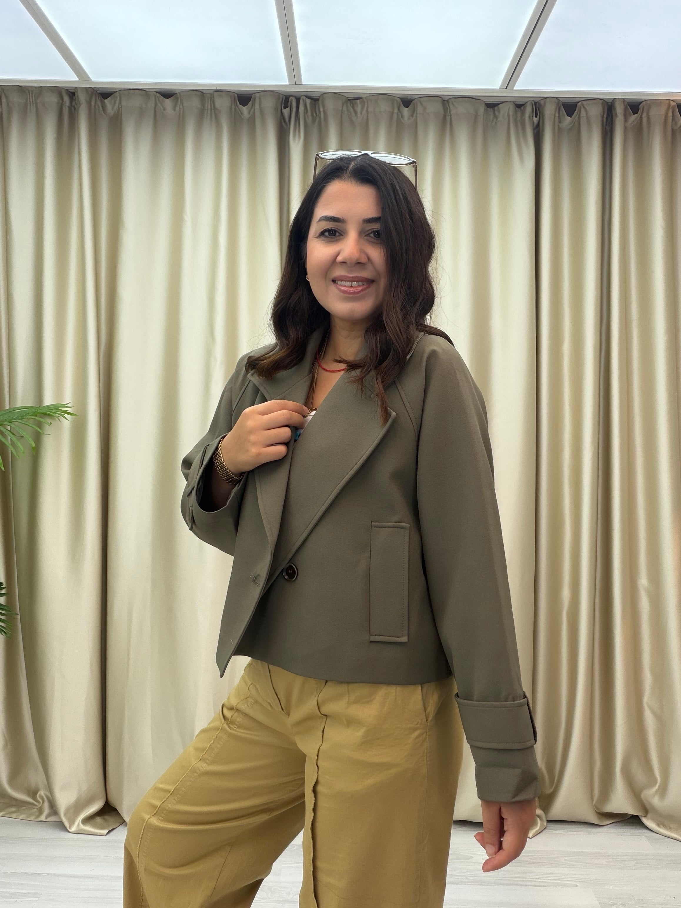 Kısa Düğme Detay Trençkot Haki