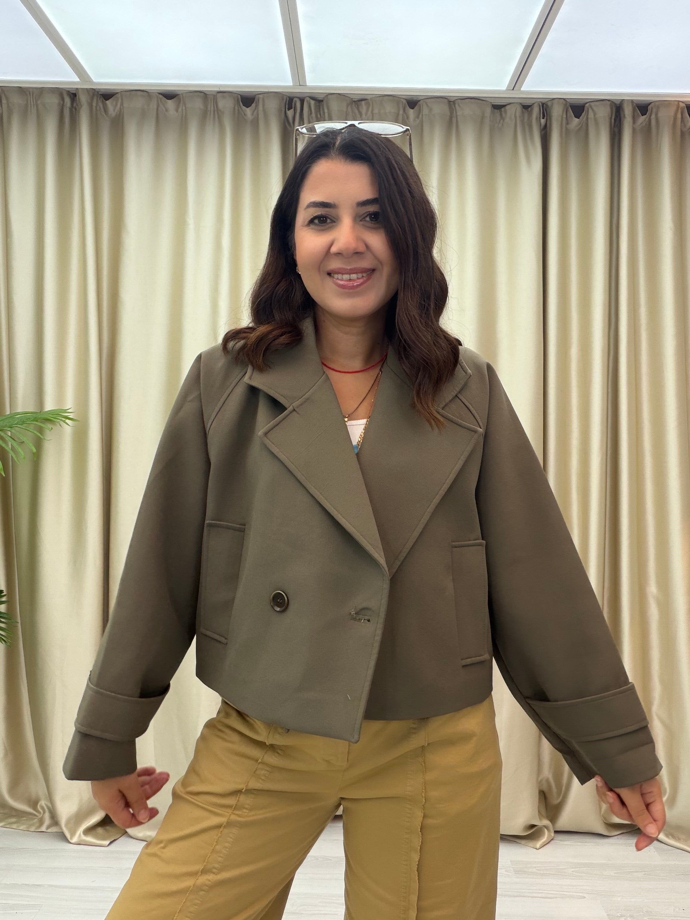 Kısa Düğme Detay Trençkot Haki