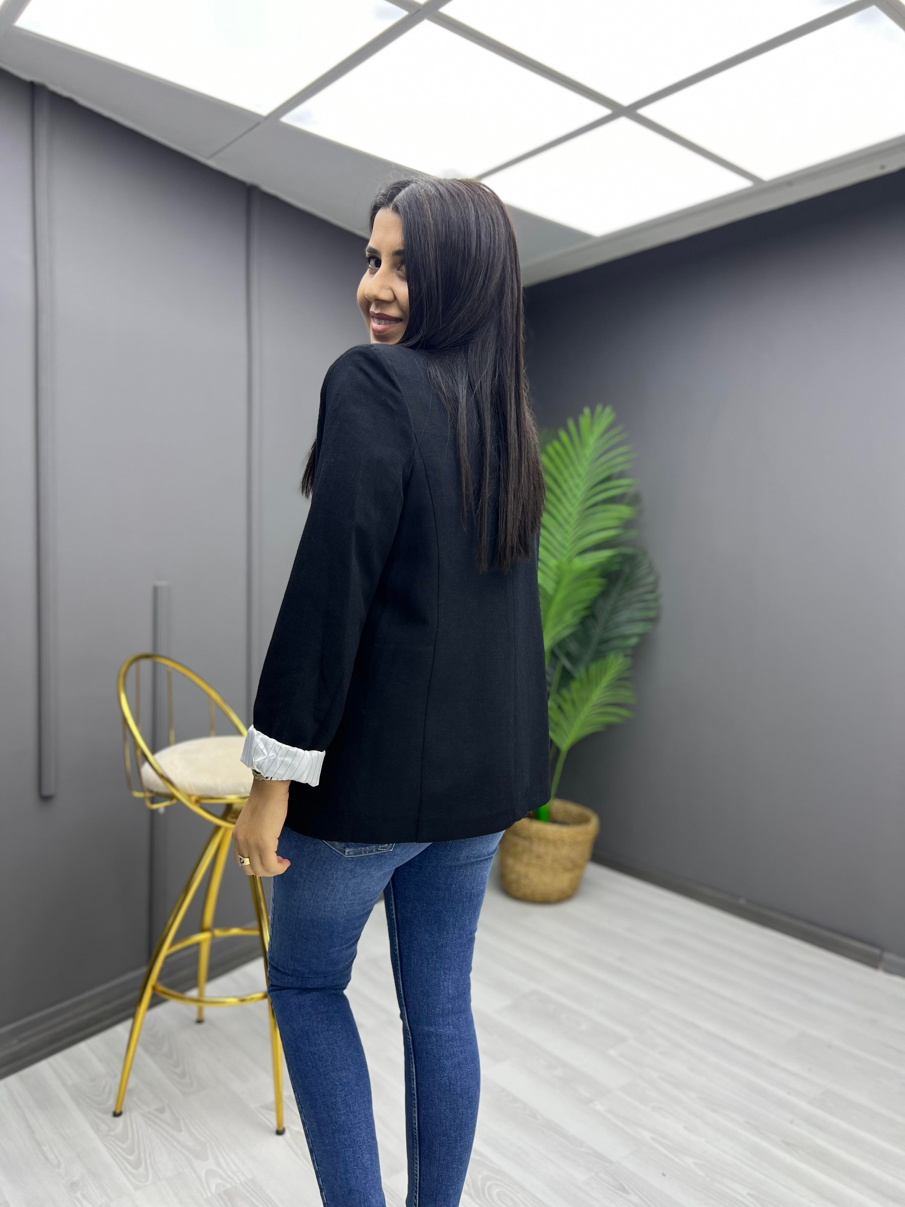 Kolu Katlamalı Keten Ceket Siyah