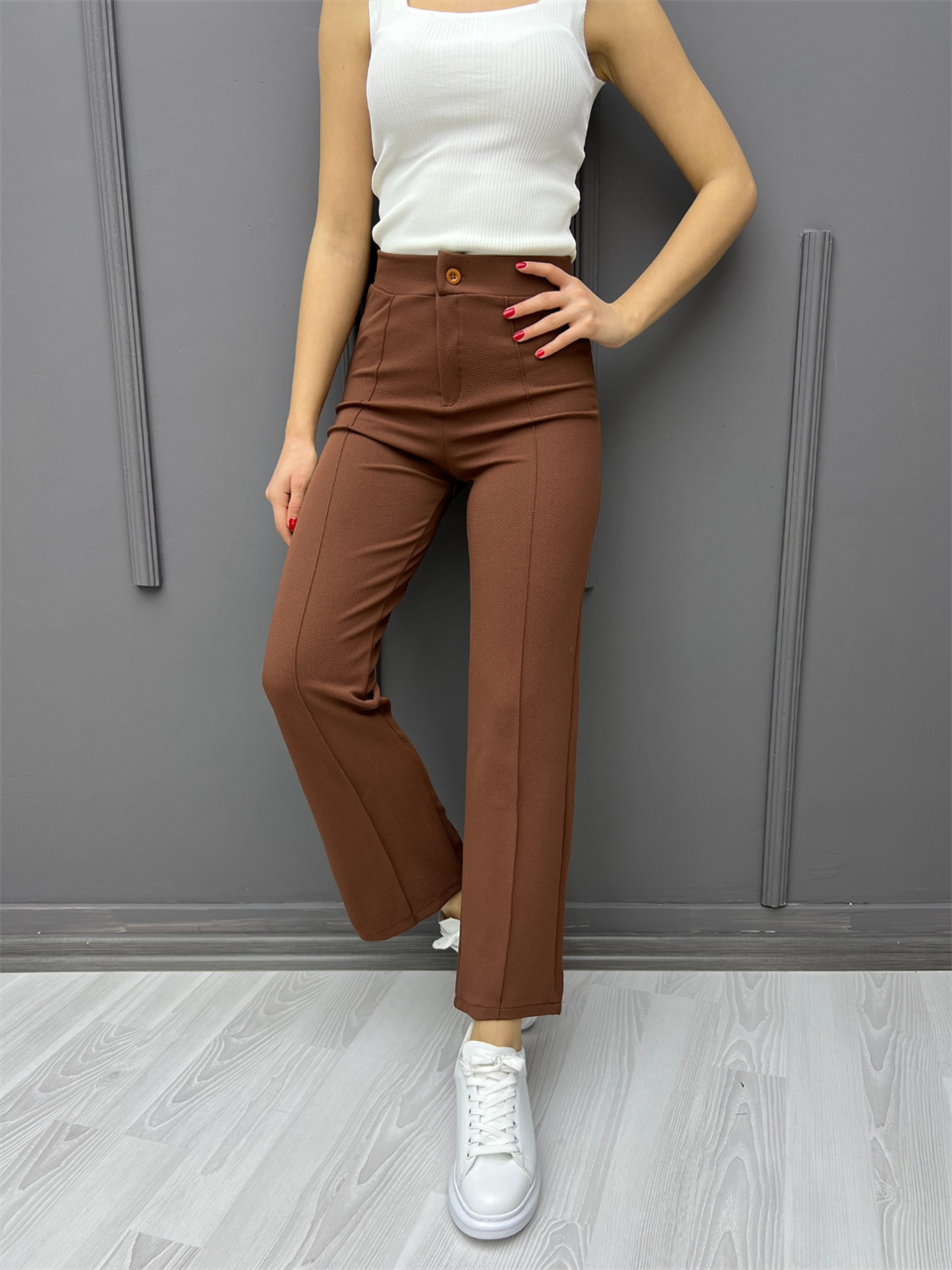 Önden Çimalı Bol Paça Düğmeli Pantolon Kahverengi