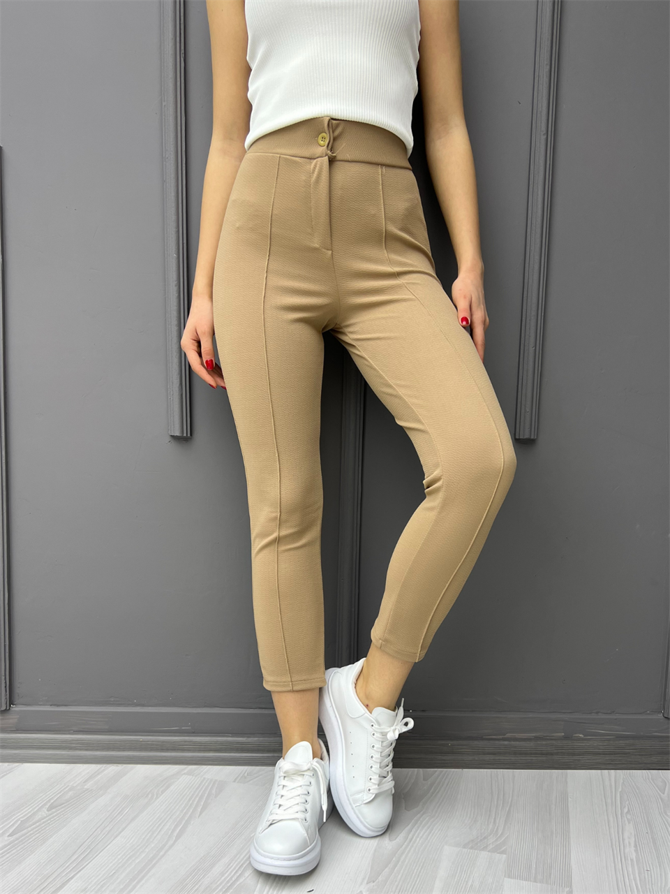 Önden Çimalı Düğmeli Pantolon Bej