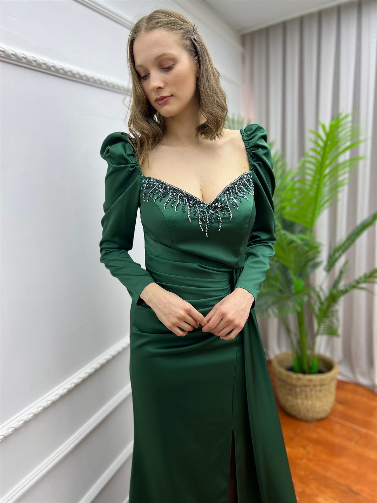 Prenses Kol Yaka Taşlı Elbise Zümrüt