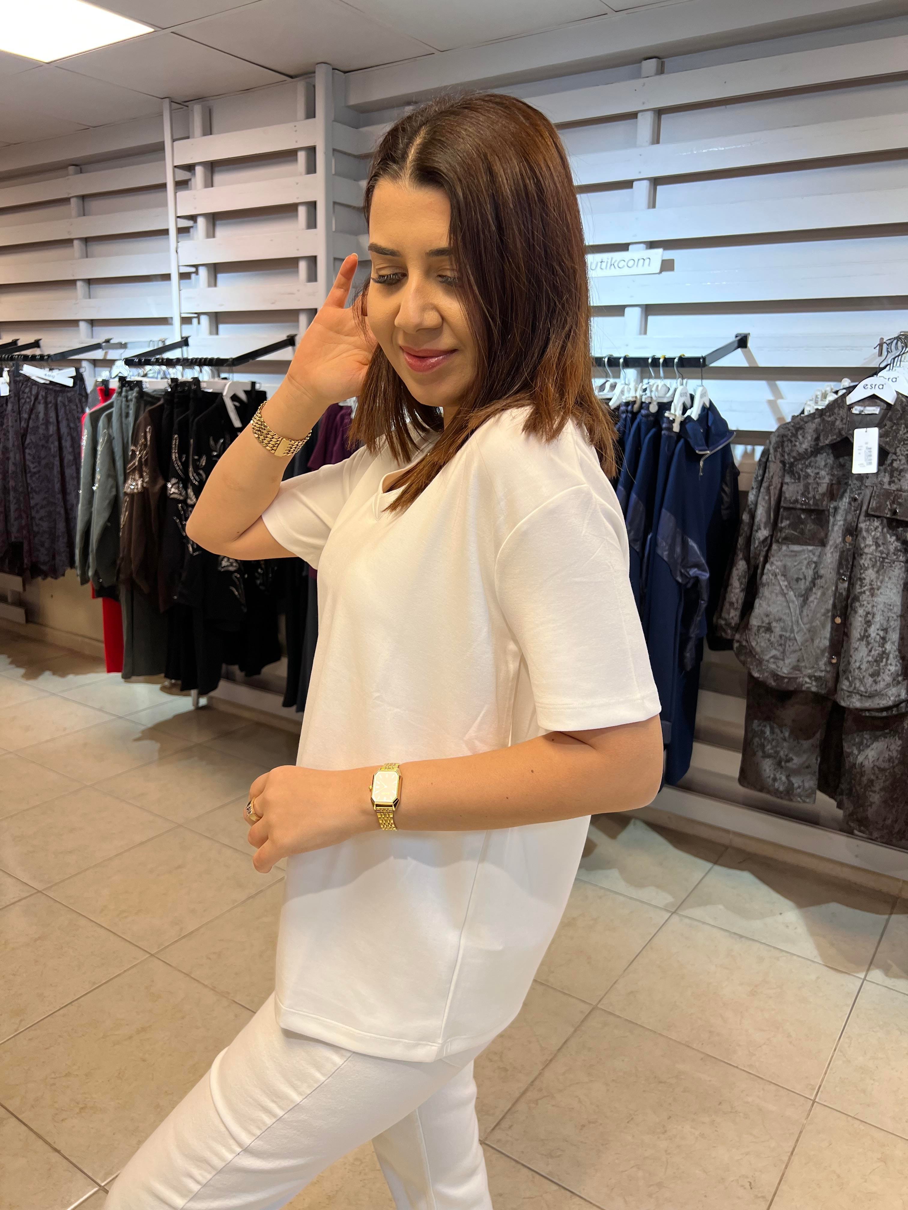 V Yaka Salaş Tişört Beyaz