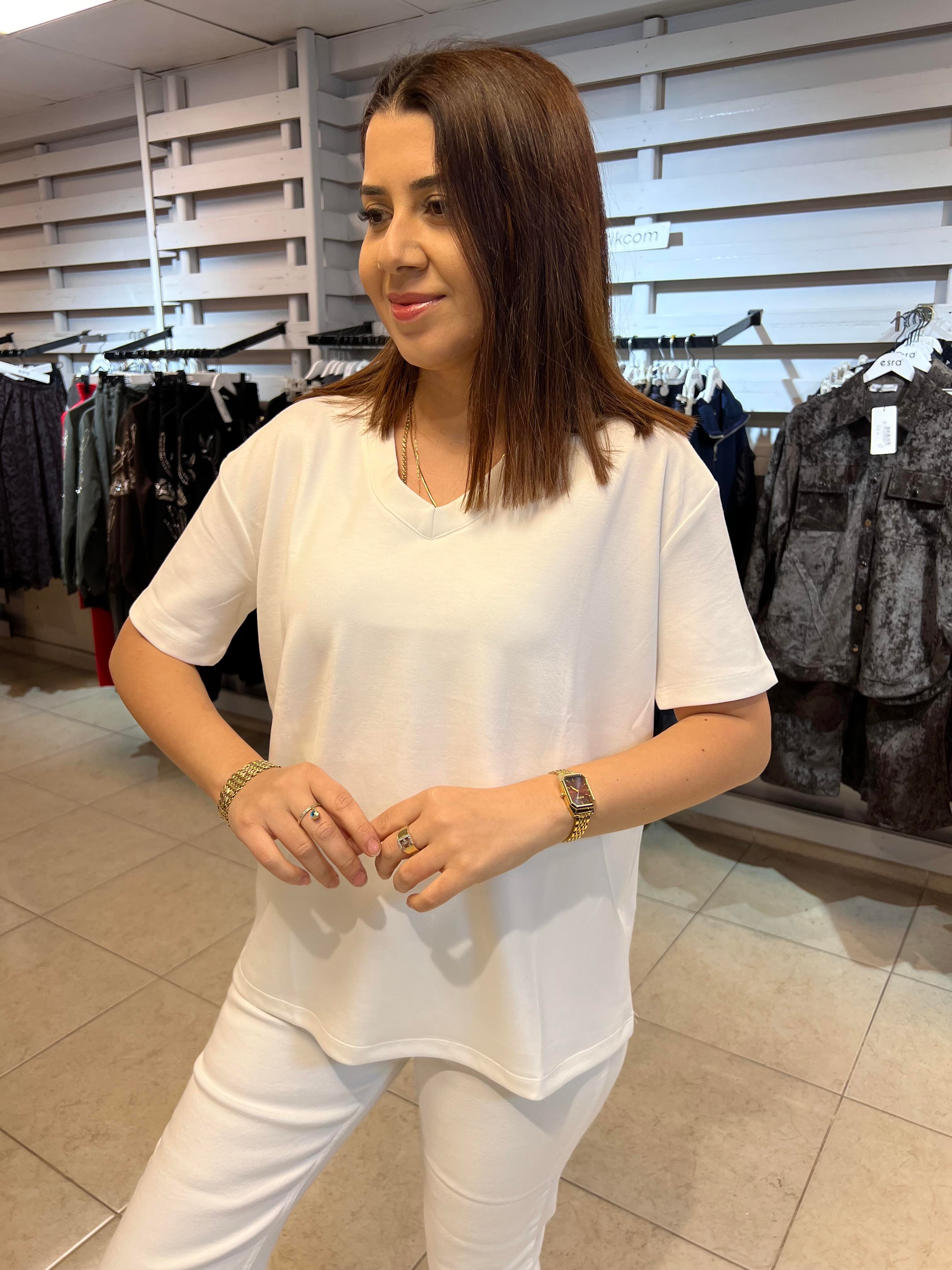 V Yaka Salaş Tişört Beyaz