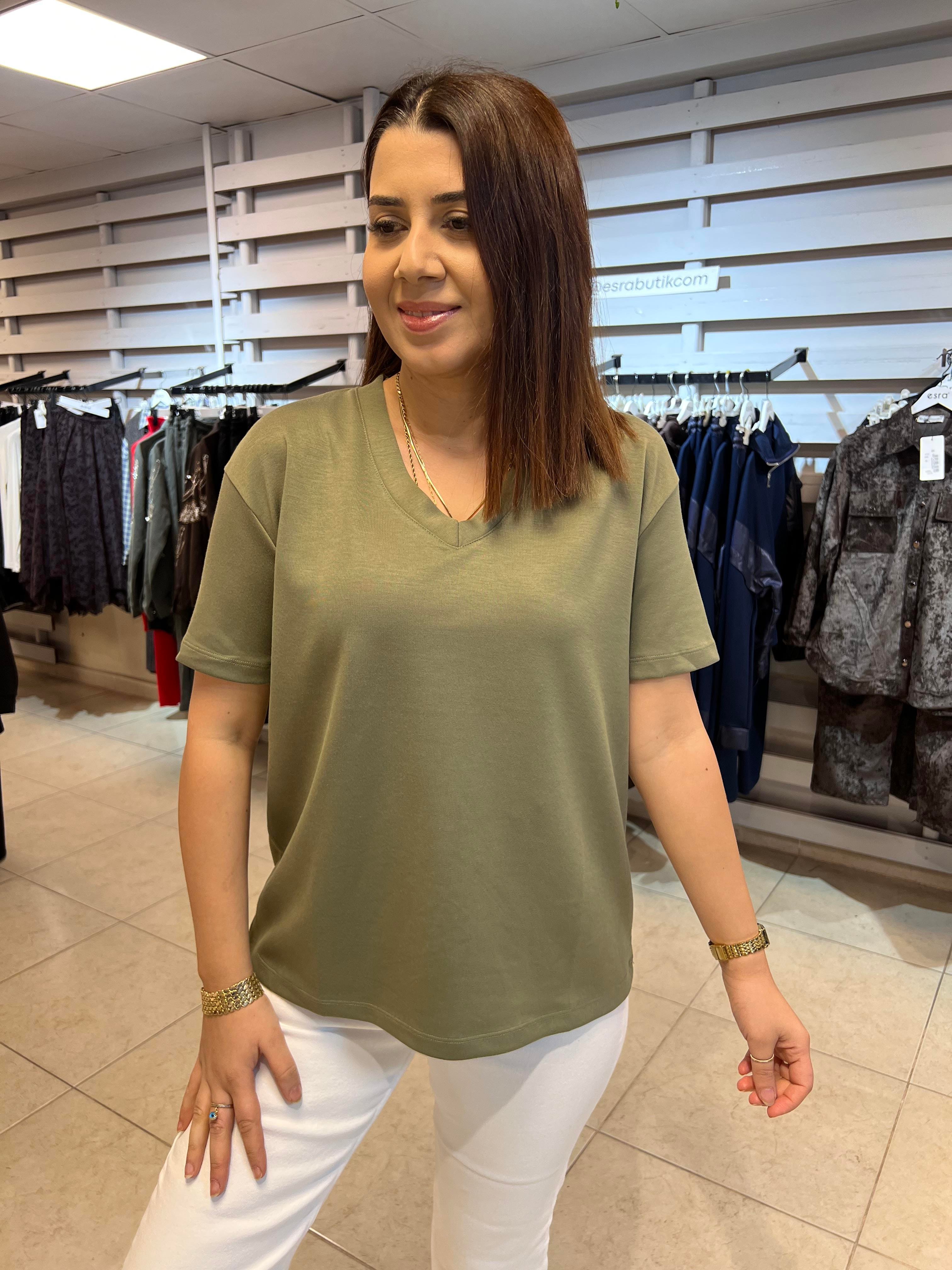 V Yaka Salaş Tişört Haki