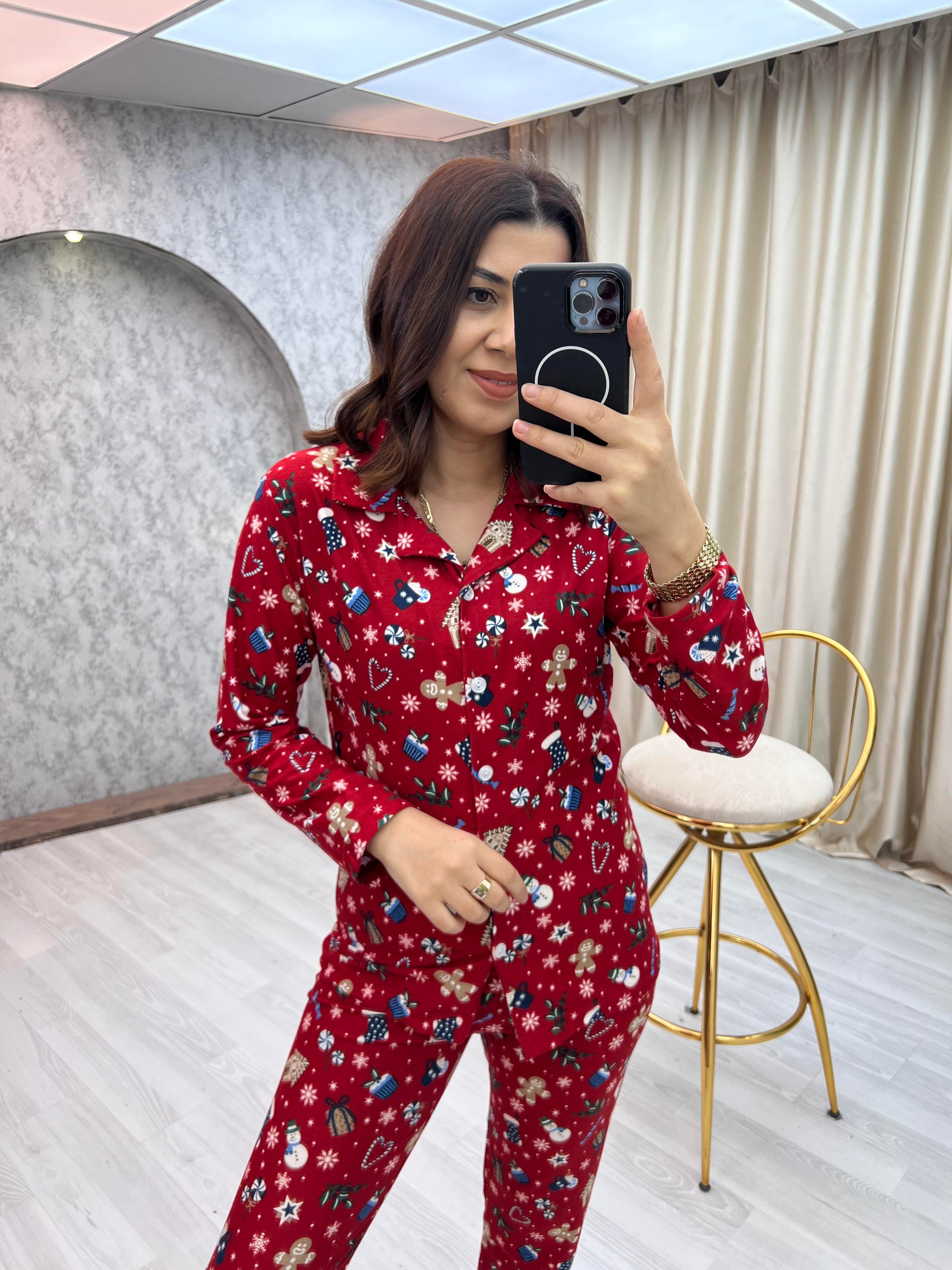 Yakalı Yılbaşı Figürlü Pijama Takımı Kırmızı