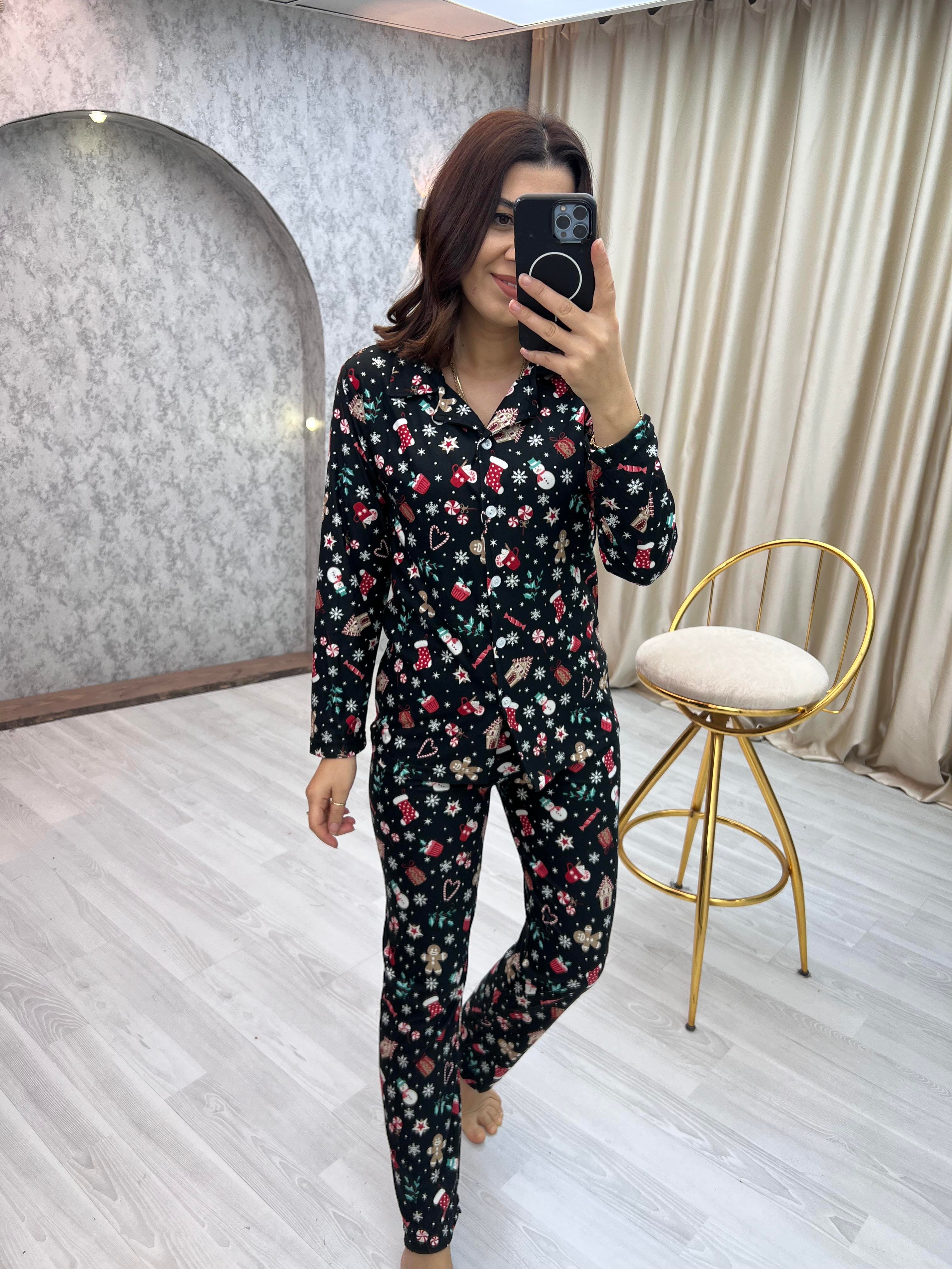 Yakalı Yılbaşı Figürlü Pijama Takımı Siyah