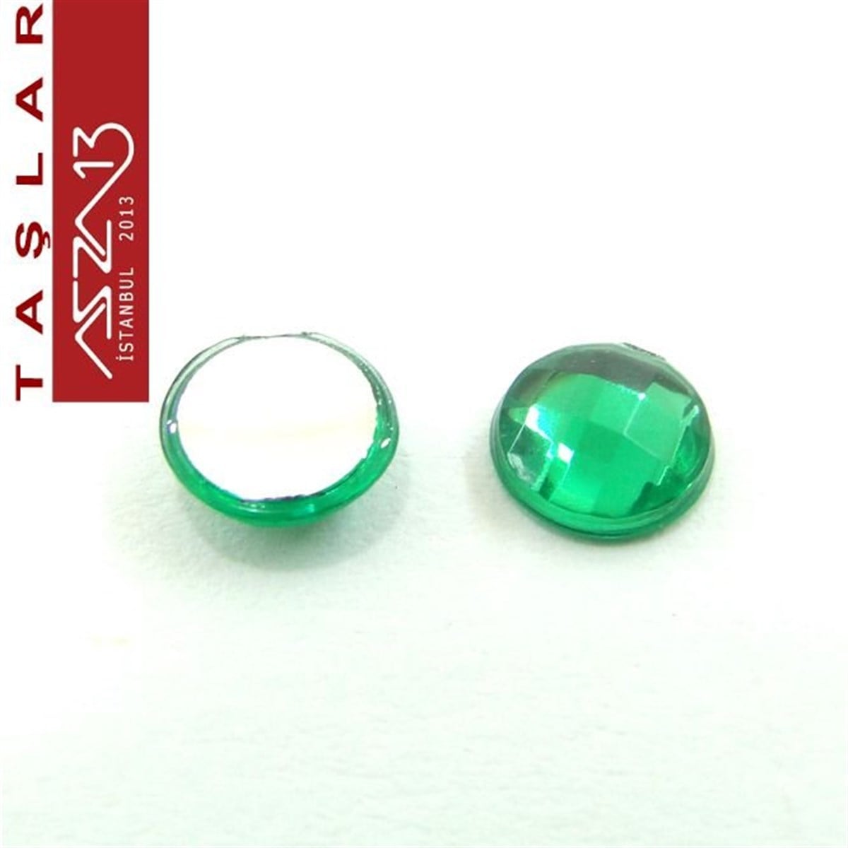 AKRİLİK TAŞKaboşon ve CameoMarkasız50 Adet 6 mm Yeşil Renk Yuvarlak Akrilik Taş (2,6 gr)