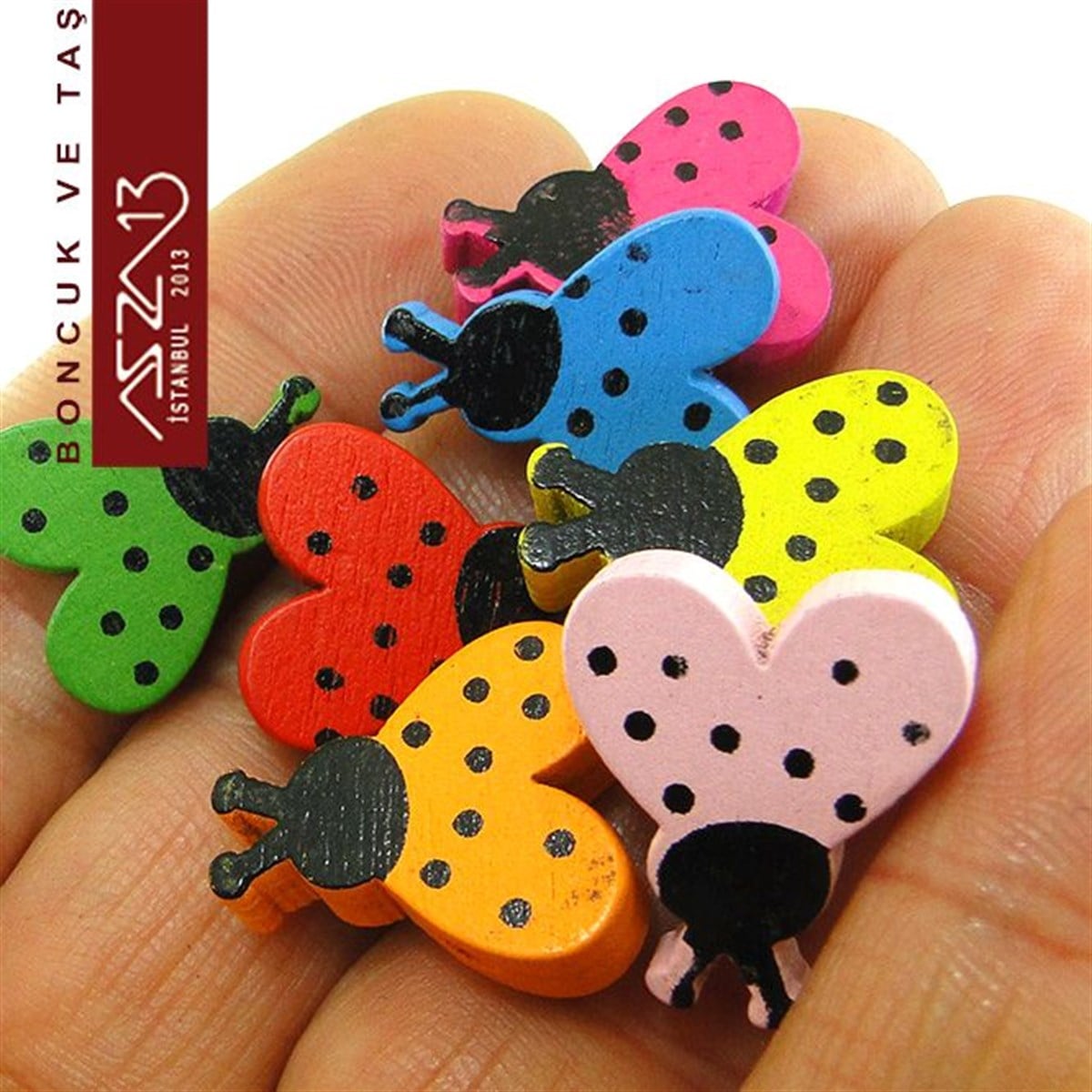 Dekoratif BoncukBONCUK ve TAŞMarkasızUğur Böceği 17x20 mm, Ahşap Boncuk (3,0 Gr) / Paket İçeriği 6 Adet