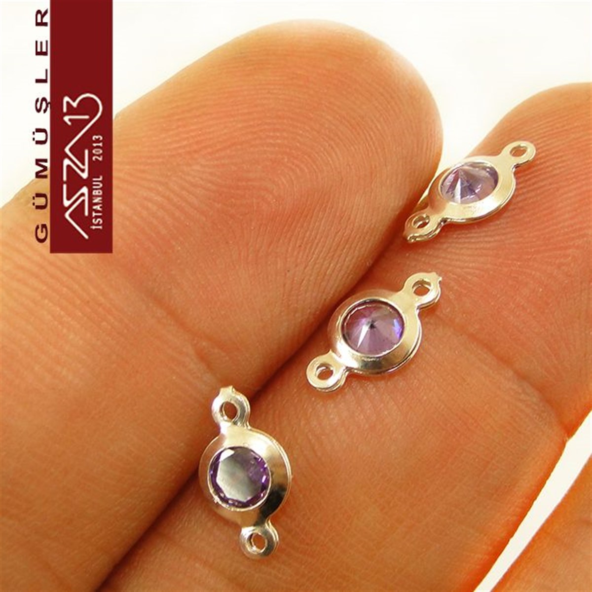 Gümüş Taşlı Döküm Ara MalzemelerGÜMÜŞMarkasız925 K Gümüş, Yuvarlak, Amethyst Zirkon Taşlı, Çift Kulplu Ara Malzeme / Paket İçeriği 3 Adet