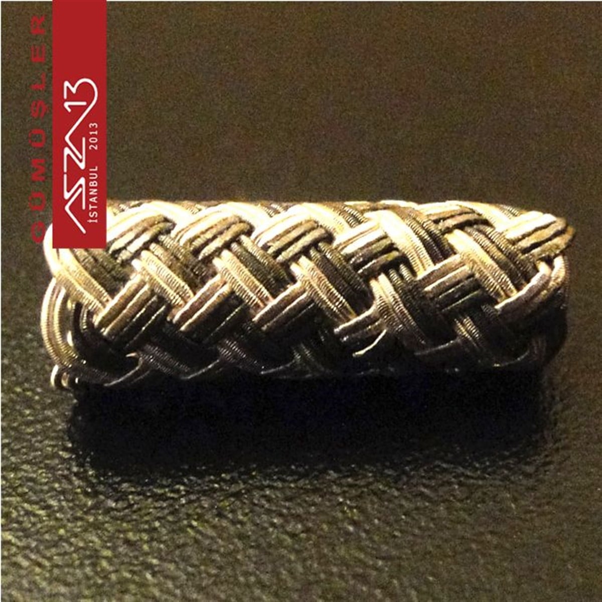 Kazaziye Tasarım MalzemeleriGÜMÜŞazza134x11 mm Şarnel 1000K Oksitli Gümüş Kazaziye Sürgü / Paket İçeriği 1Adet