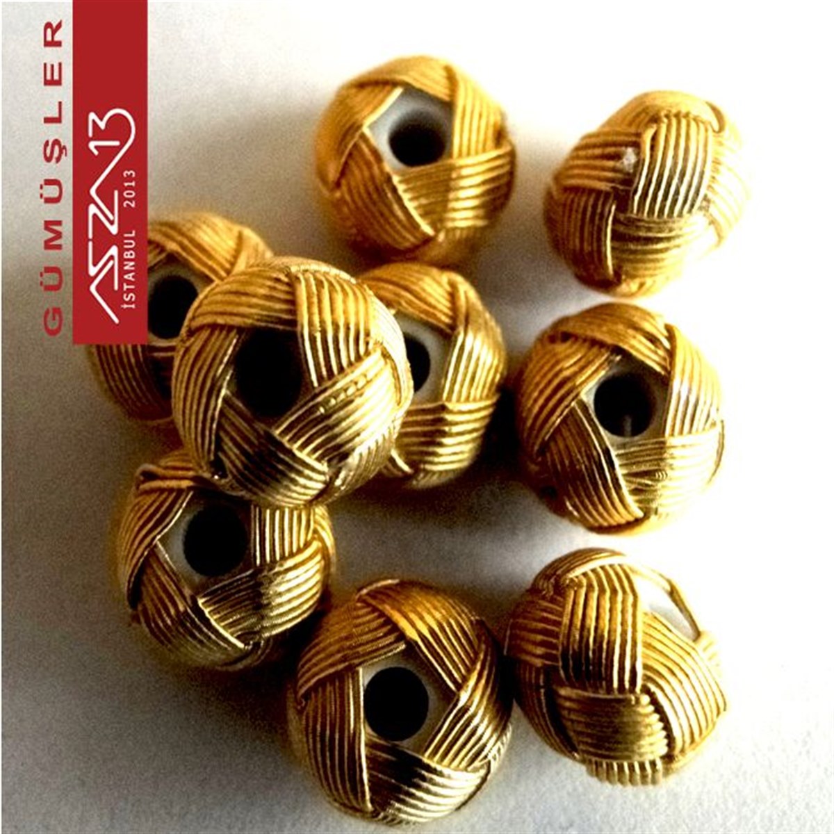 Kazaziye Tasarım MalzemeleriGÜMÜŞazza137x9 mm Çaplarında 1000K Gümüş Üzeri 22K Altın Kaplama Kazaziye Top / Paket İçeriği 1 Adet