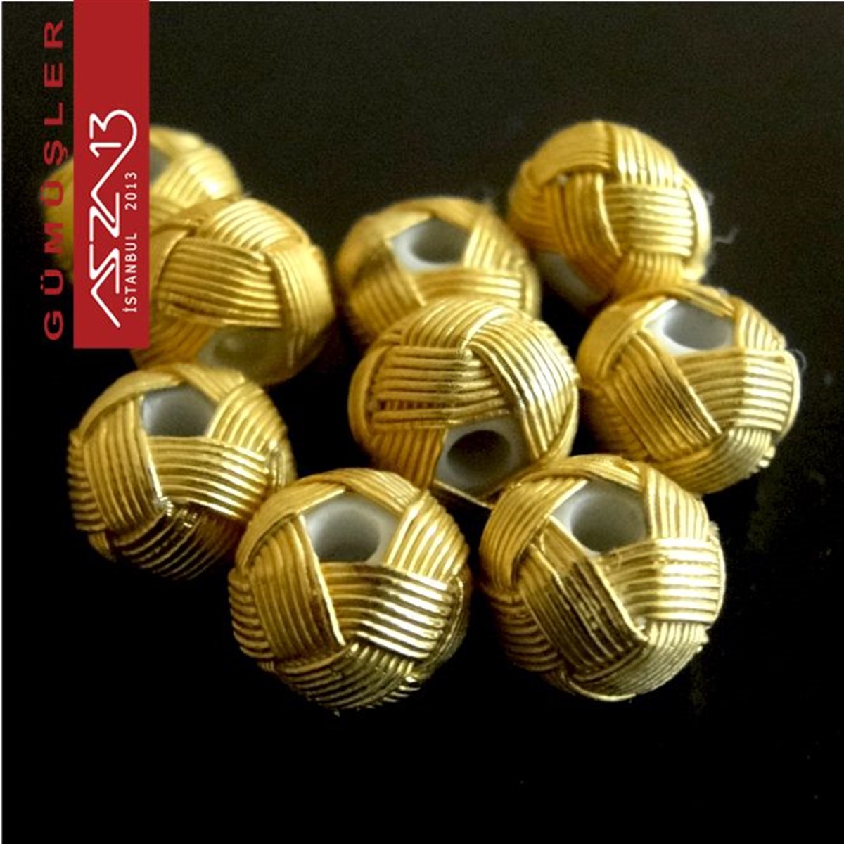 Kazaziye Tasarım MalzemeleriGÜMÜŞazza137x9 mm Çaplarında 1000K Gümüş Üzeri 22K Altın Kaplama Kazaziye Top / Paket İçeriği 1 Adet