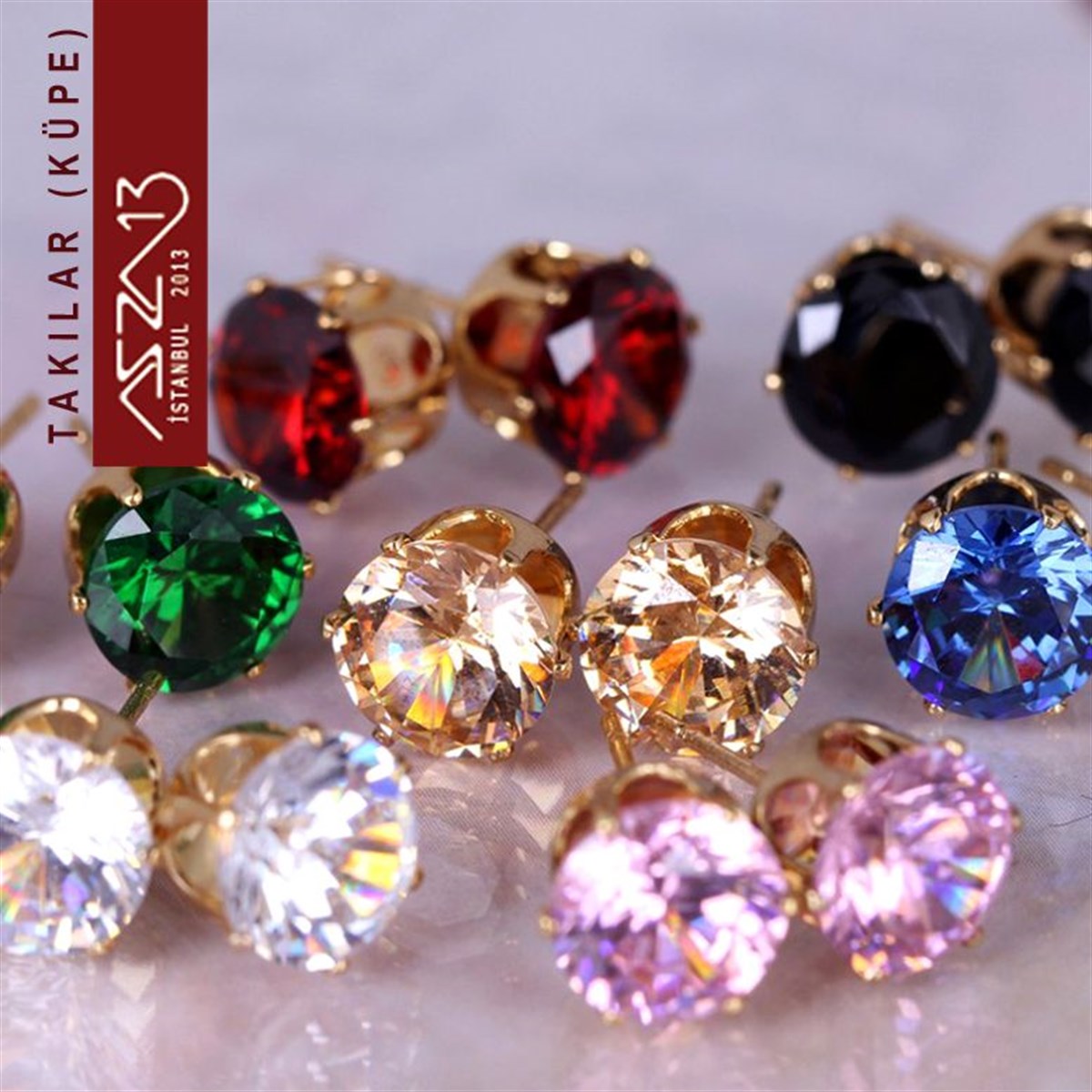 KüpeTAKIMarkasızYuvarlak Emerald Zirkon Taşlı Tırnaklı Altın Küpe