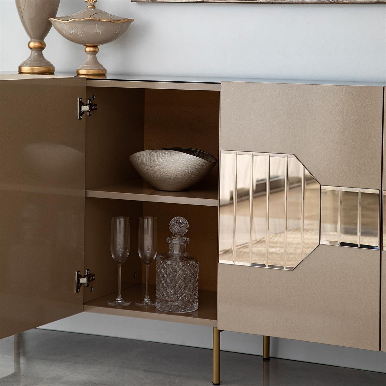 NEOstill - Milan Konsol / Bronz Ayna & Gold Ayak