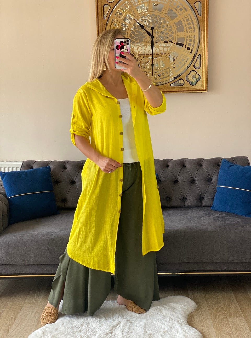 410558 YÜKSEK BEL YANLARI YIRTMAÇLI HAKİ PANTALON 