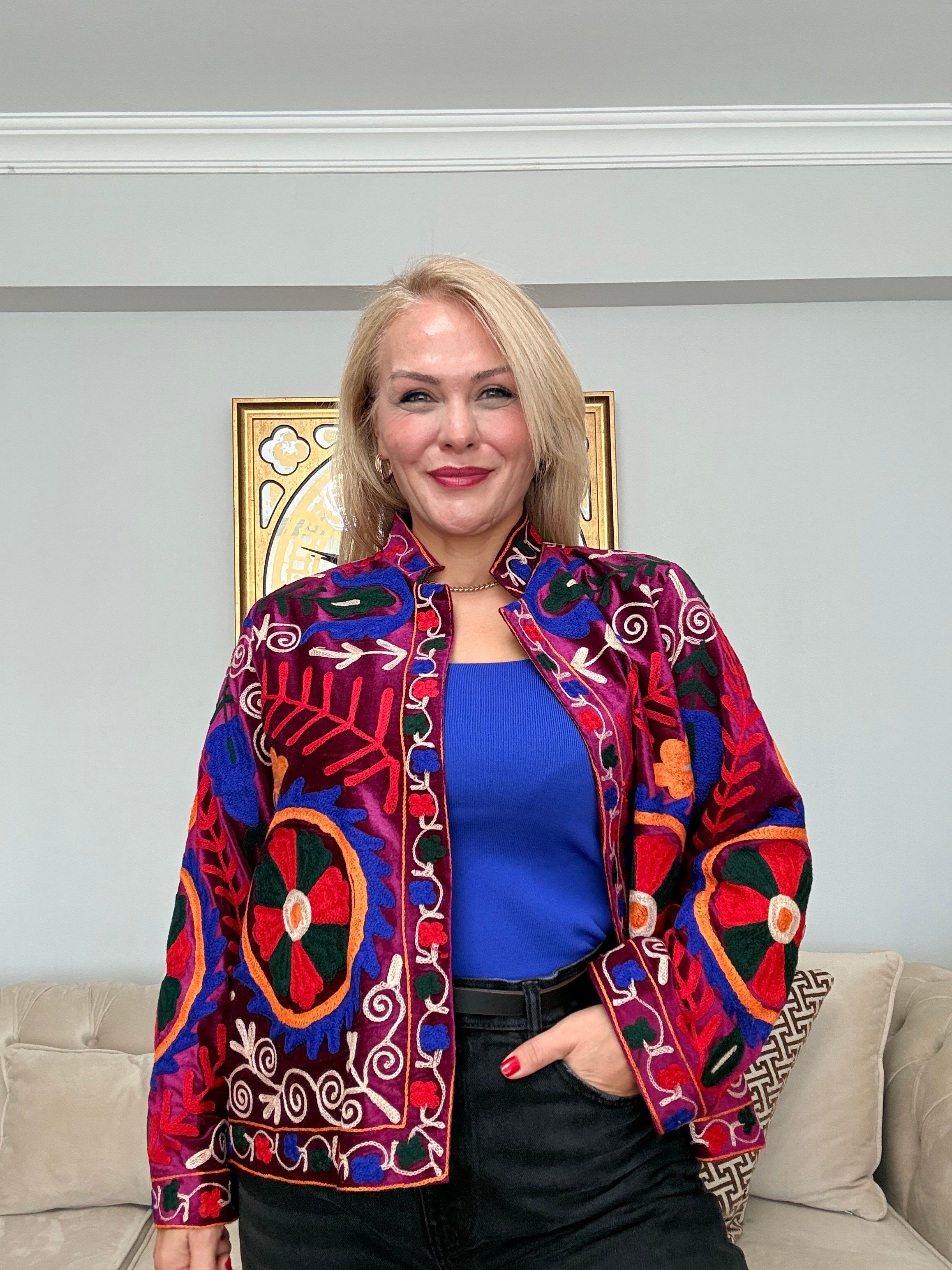 875 Cep Ve Nakış Detaylı Kadife İthal Ceket