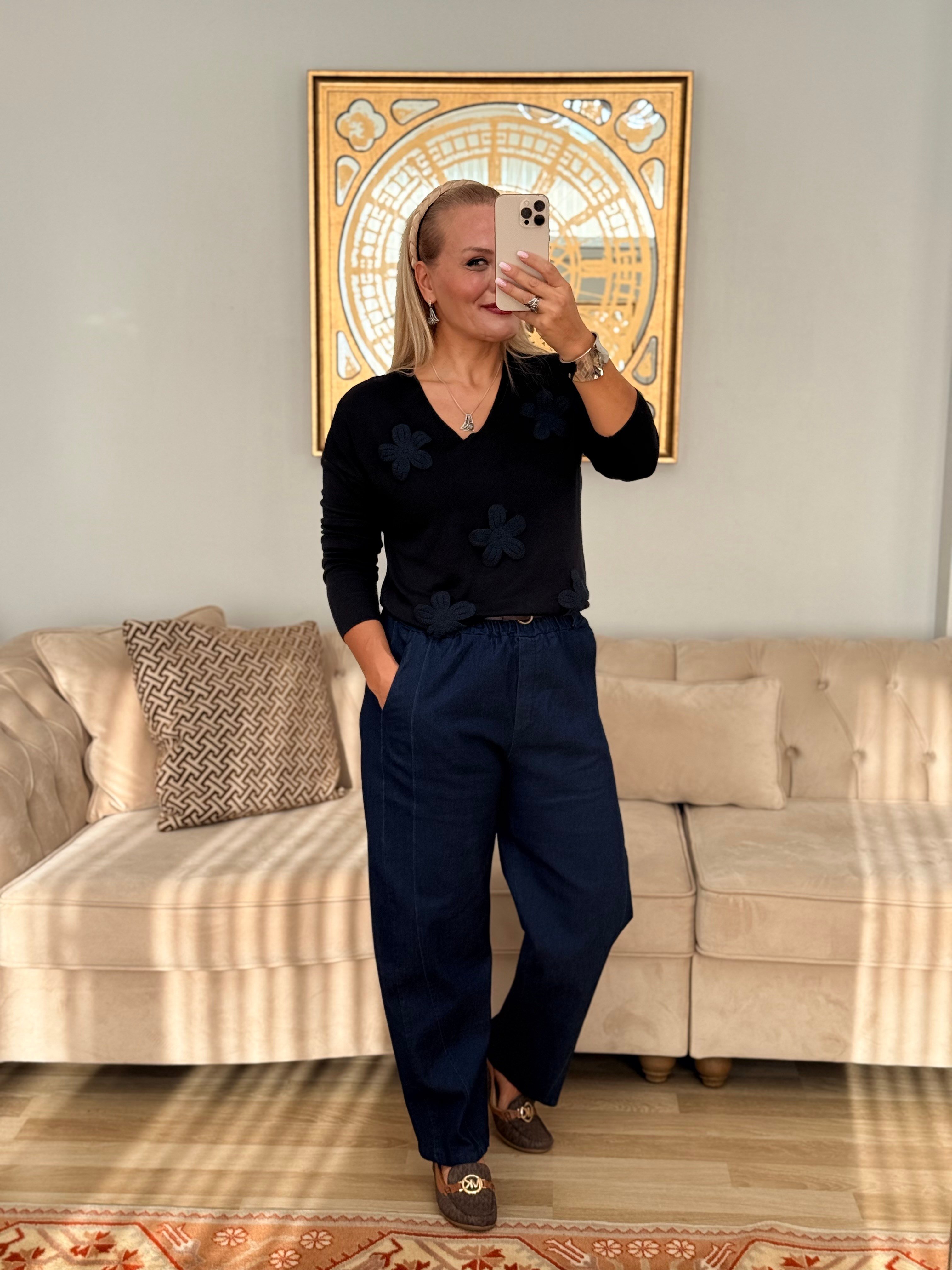 930 Aplike Çiçek Detaylı İtalyan Triko