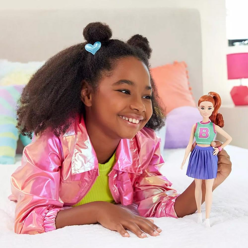 Barbie Büyüleyici Parti Bebekleri Kolej Elbiseli HYT90