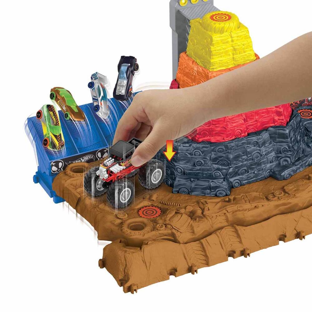 HNB96 HOT WHEELS MONSTER TRUCKS MUHTESEM CARPISMA ARENASI