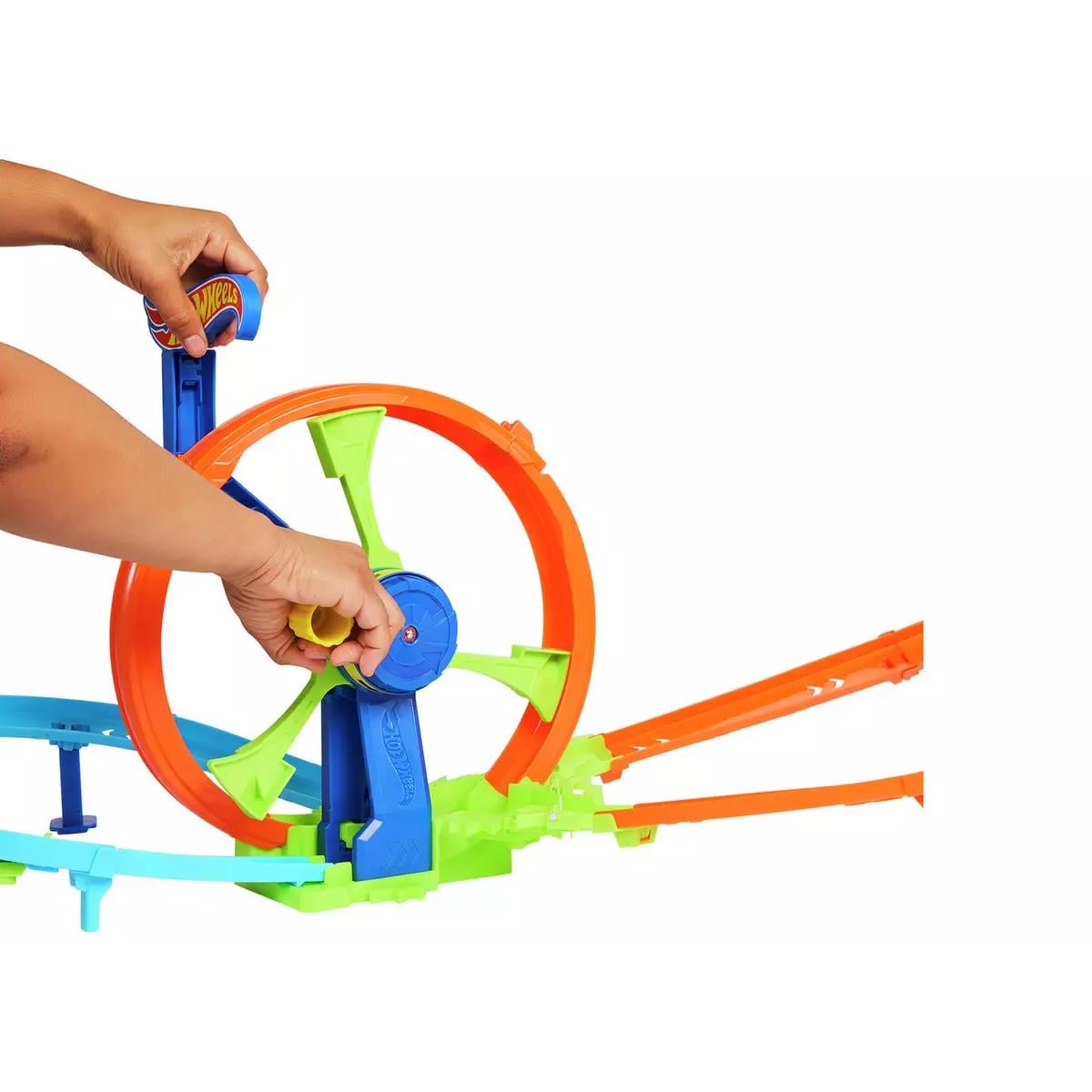 Hot Wheels Hızlı Fırlatma Ve Döngü Parkuru Oyun Seti JBX65
