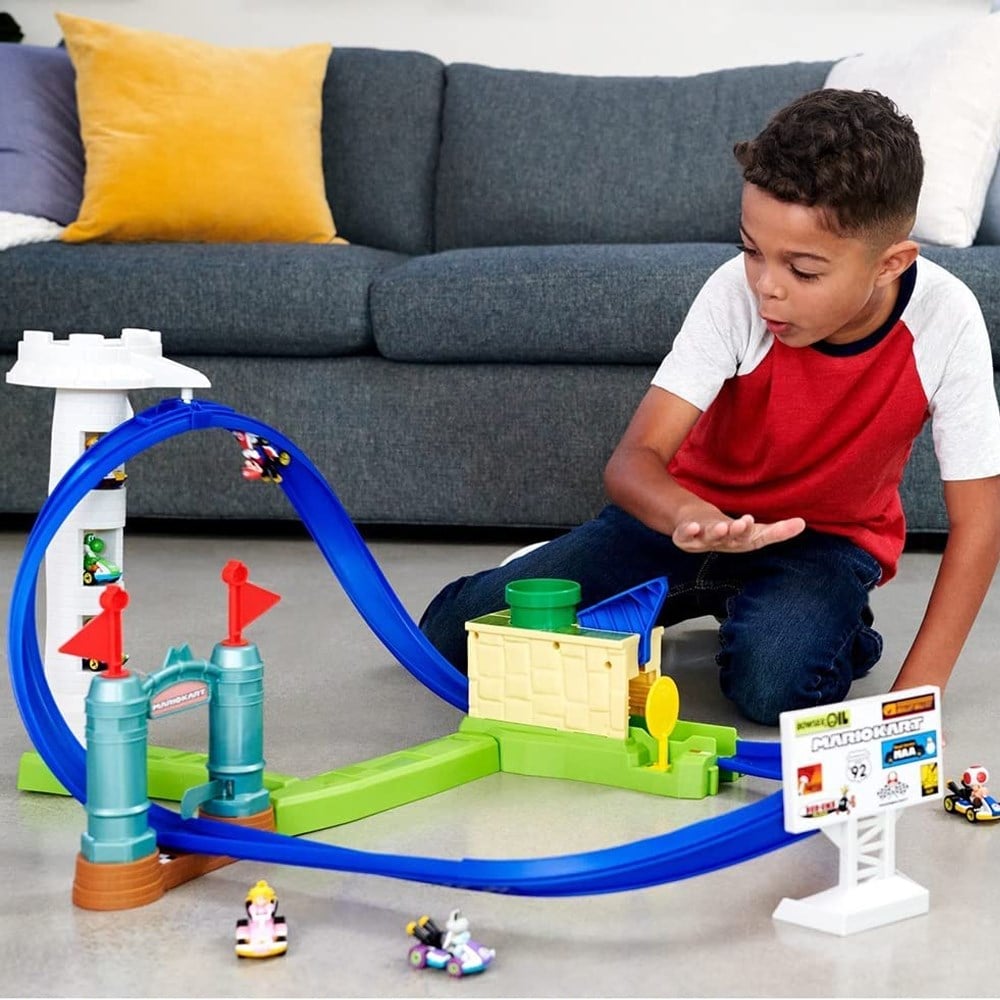 Hot Wheels Mario Kart Keskin Dönüşler Pist Seti HGK59